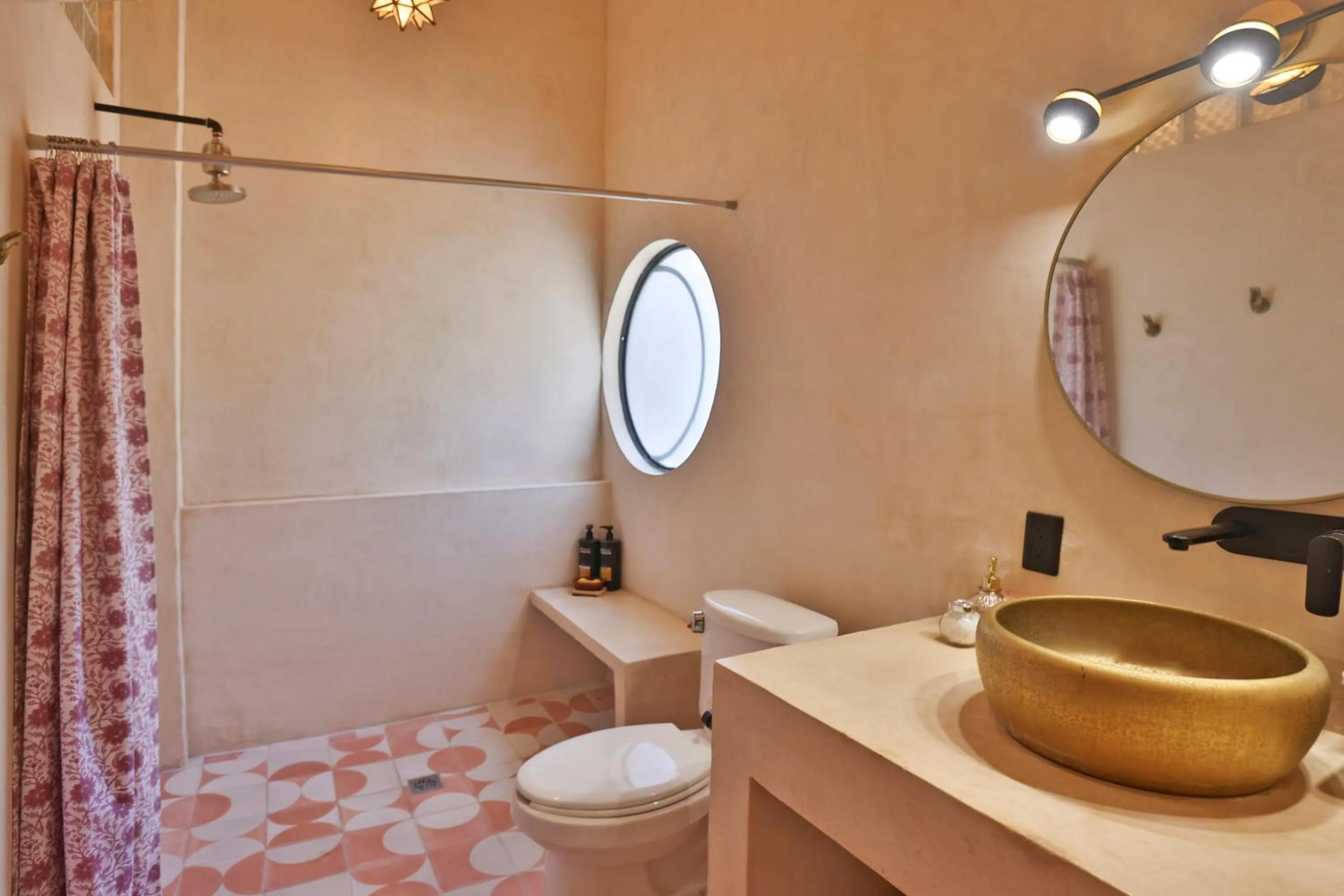 Bathroom in Nomada Wellness Hotel