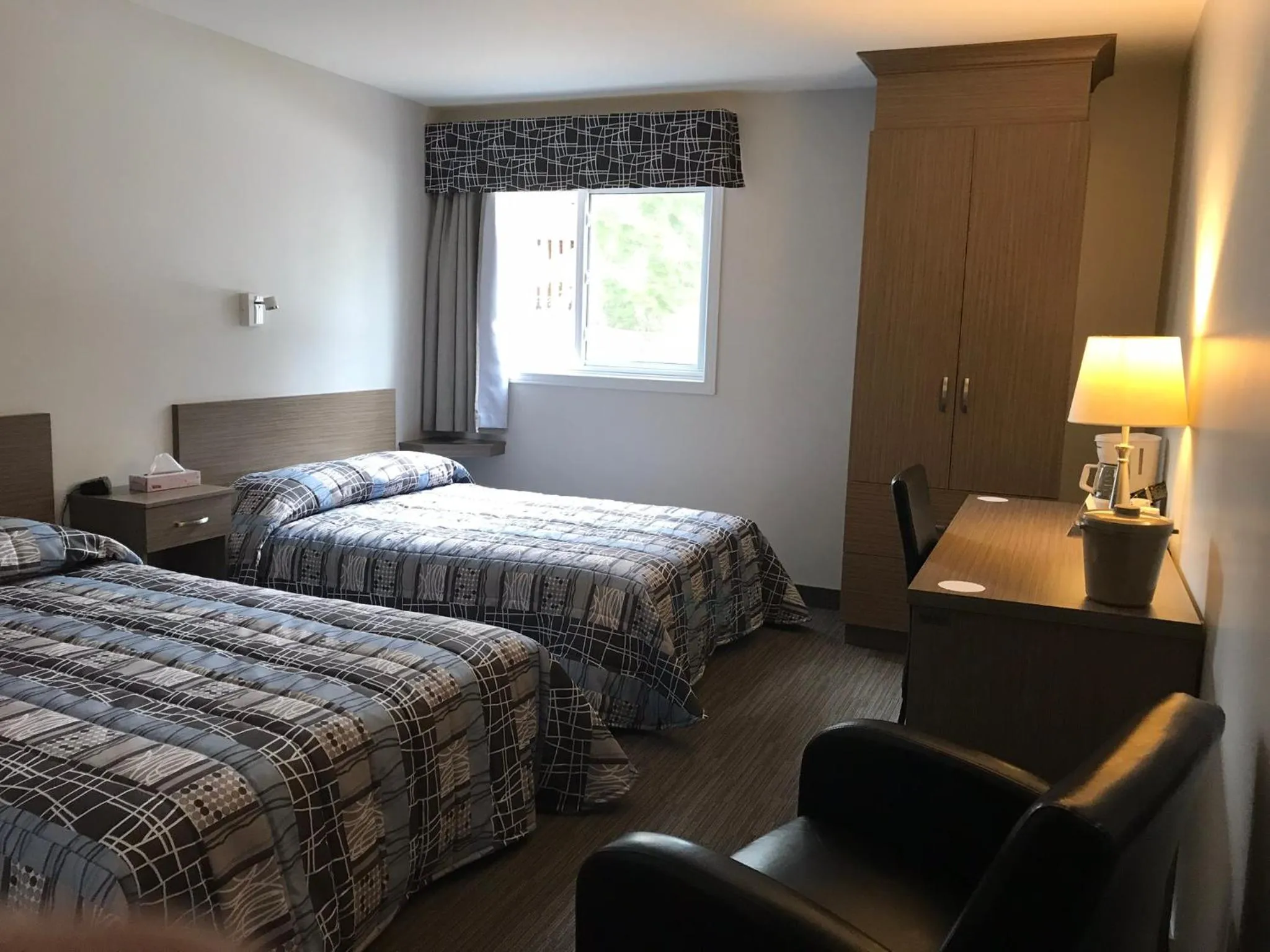 Staff, Bed in Ermitage Saint-Antoine