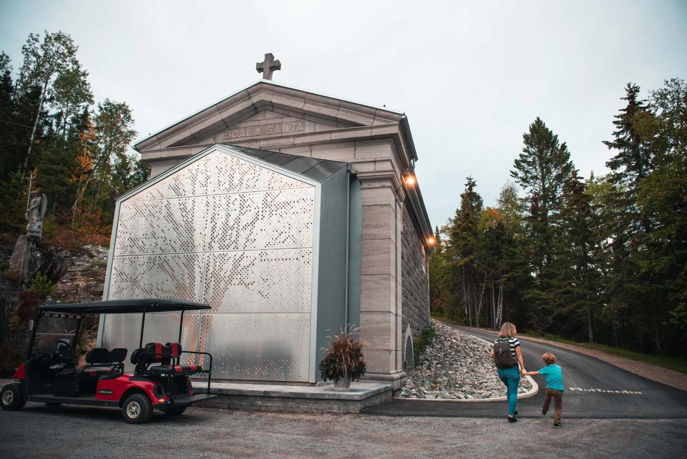 Entertainment in Ermitage Saint-Antoine
