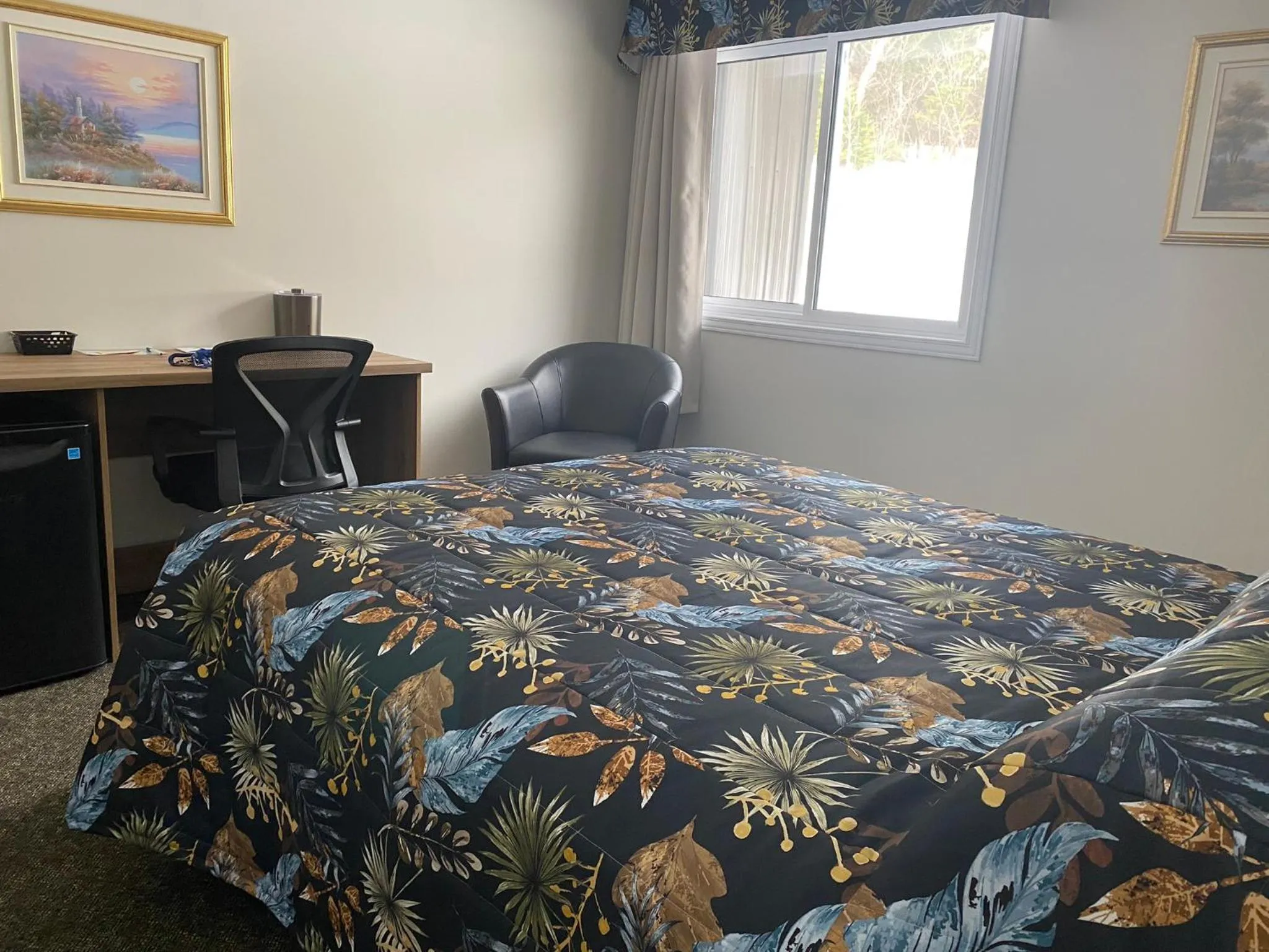 Photo of the whole room, Bed in Ermitage Saint-Antoine