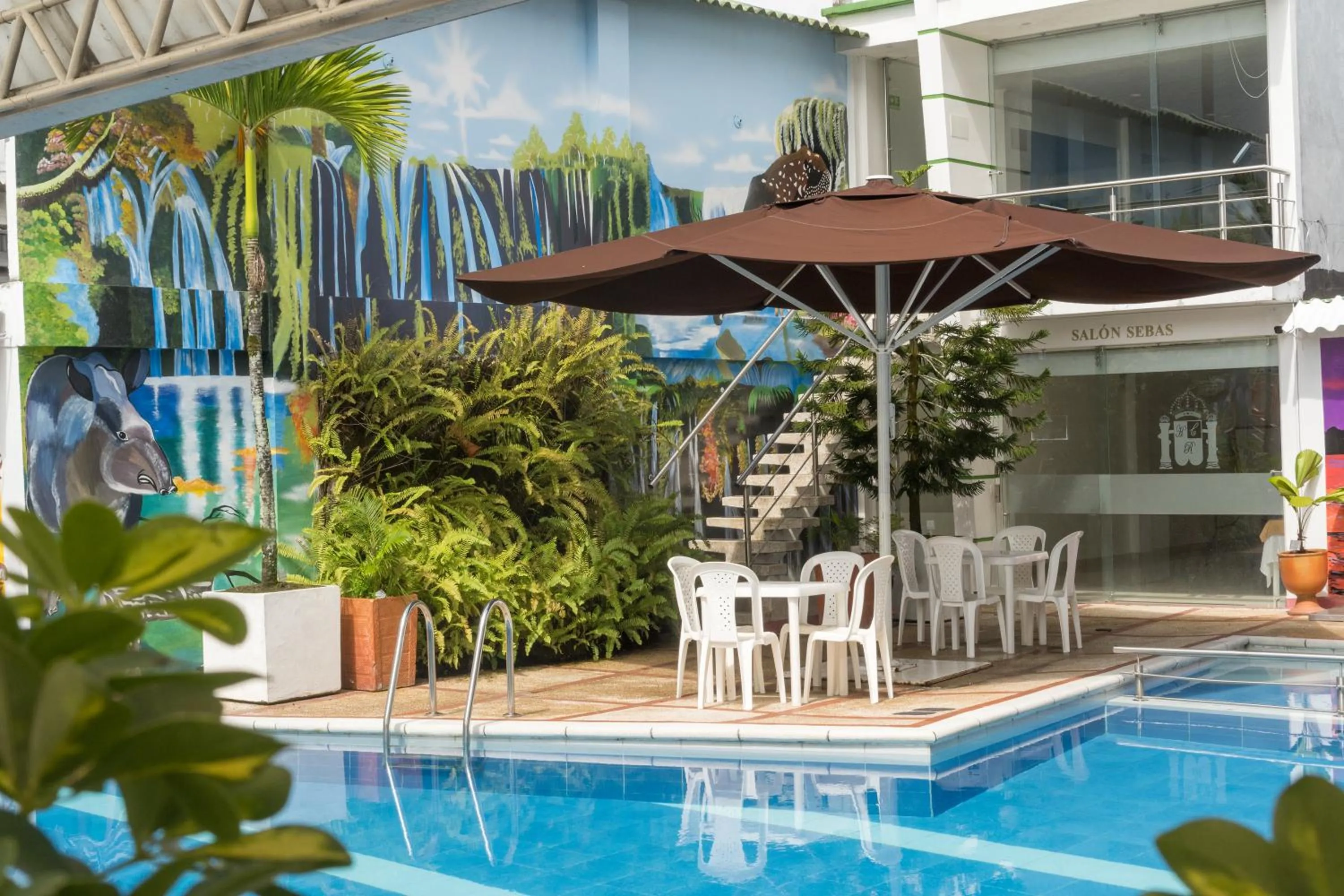 Swimming pool in Hotel Caquetá Real HSC