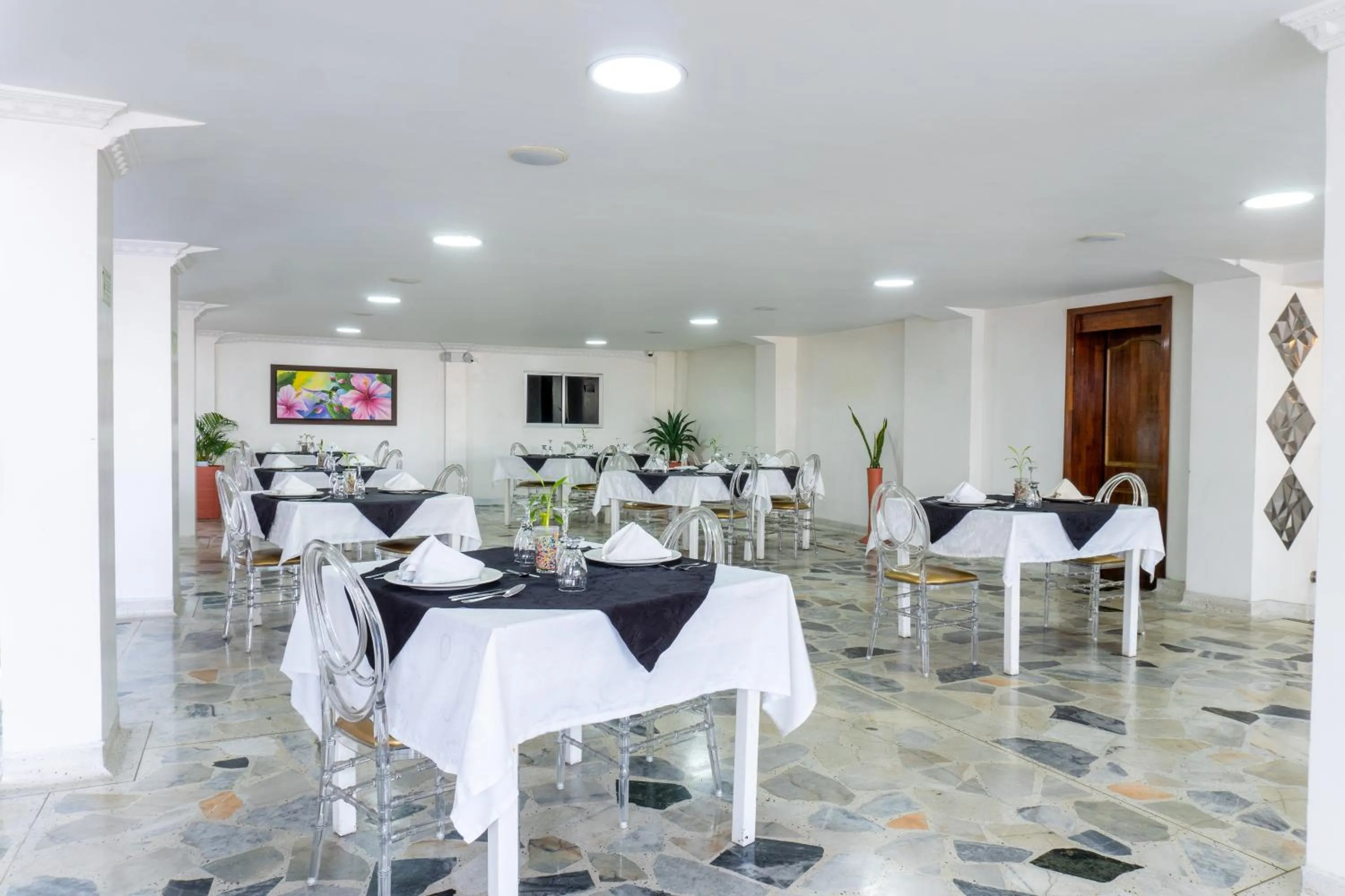 Restaurant/places to eat in Hotel Caquetá Real HSC