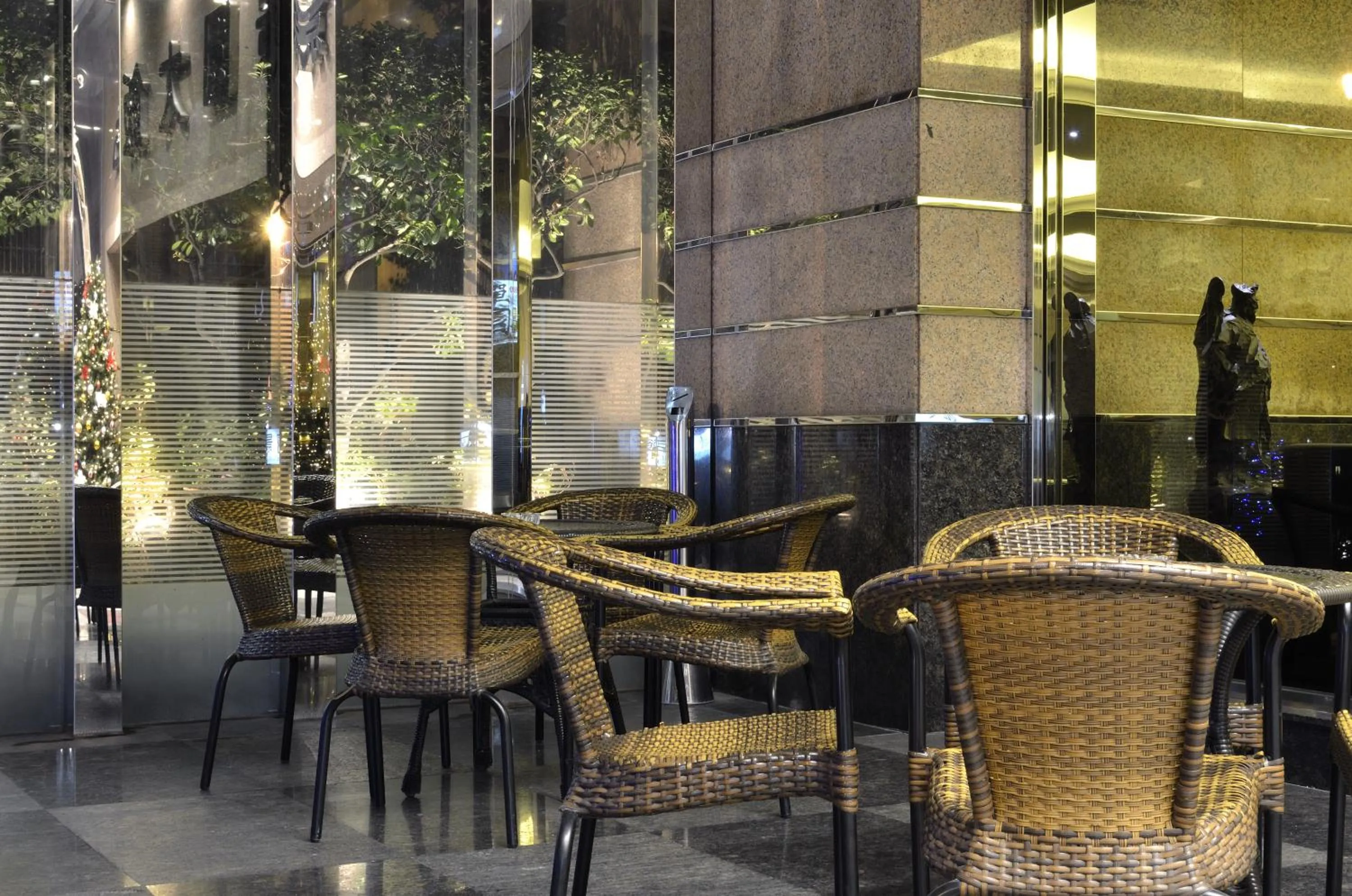 Garden in King's Paradise Hotel