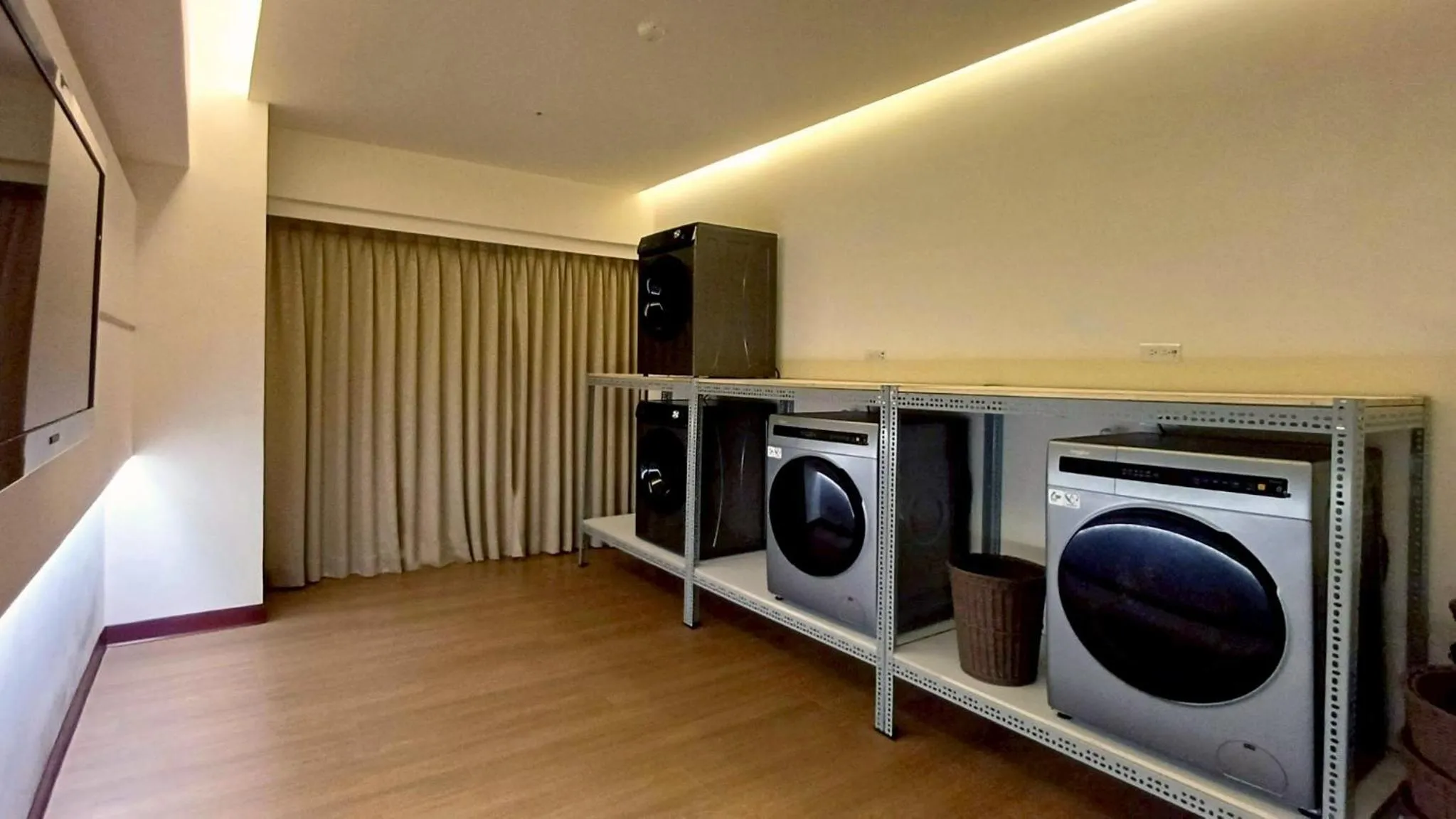 washing machine in Hi-YES HOTEL TAOYUAN