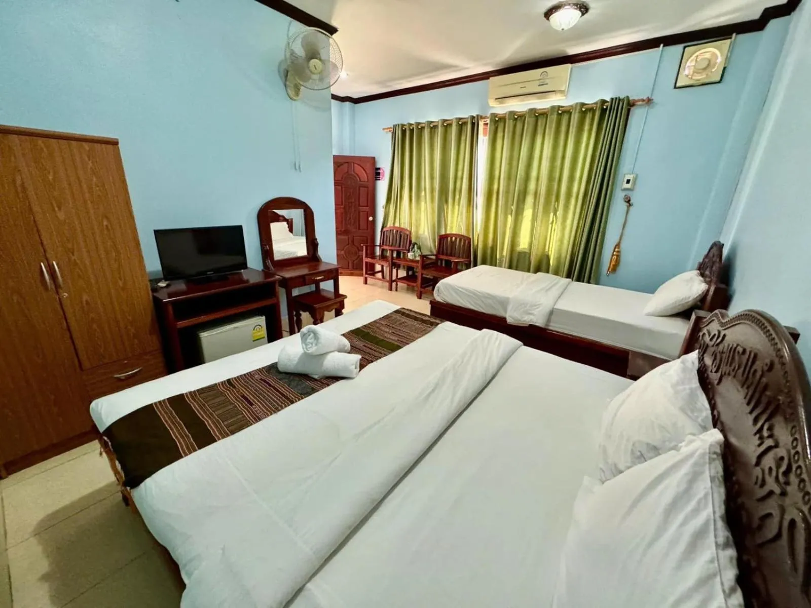 Bed in Khampaseuth Hotel