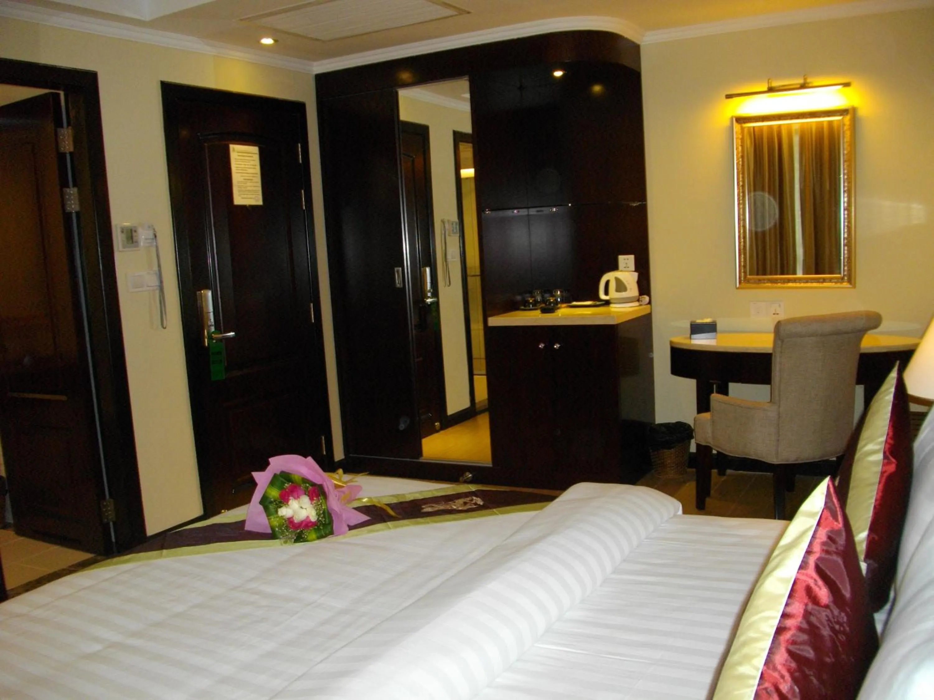Bed in Lux Riverside Hotel & Apartment