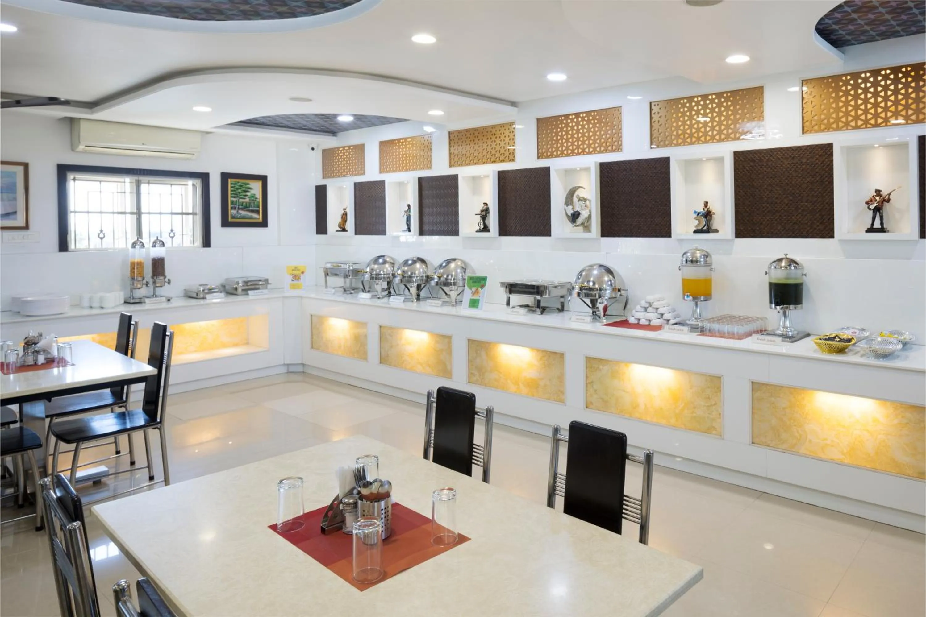 Restaurant/places to eat in Ananyas Nest