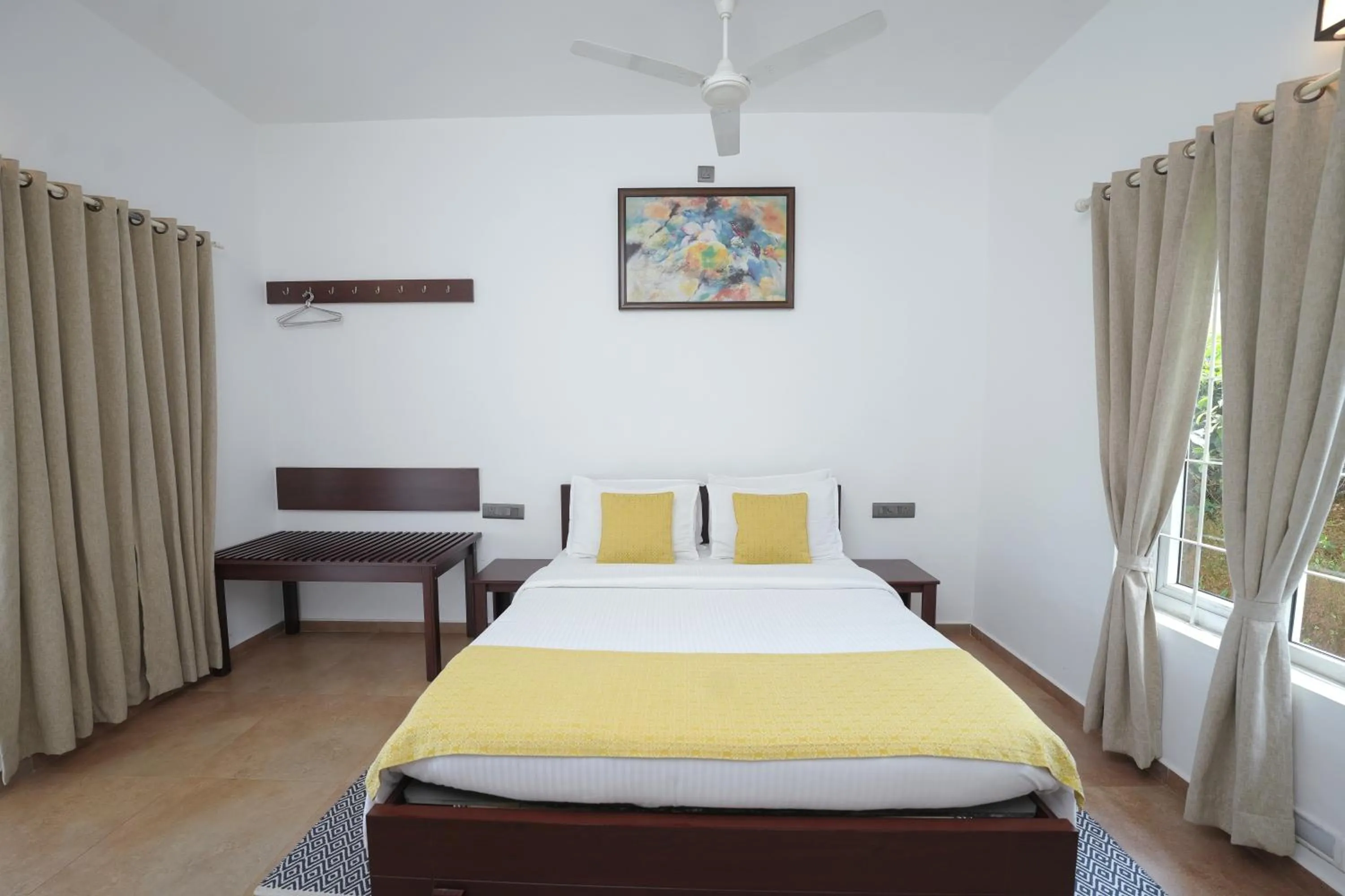 Bedroom, Bed in Falcon Crest