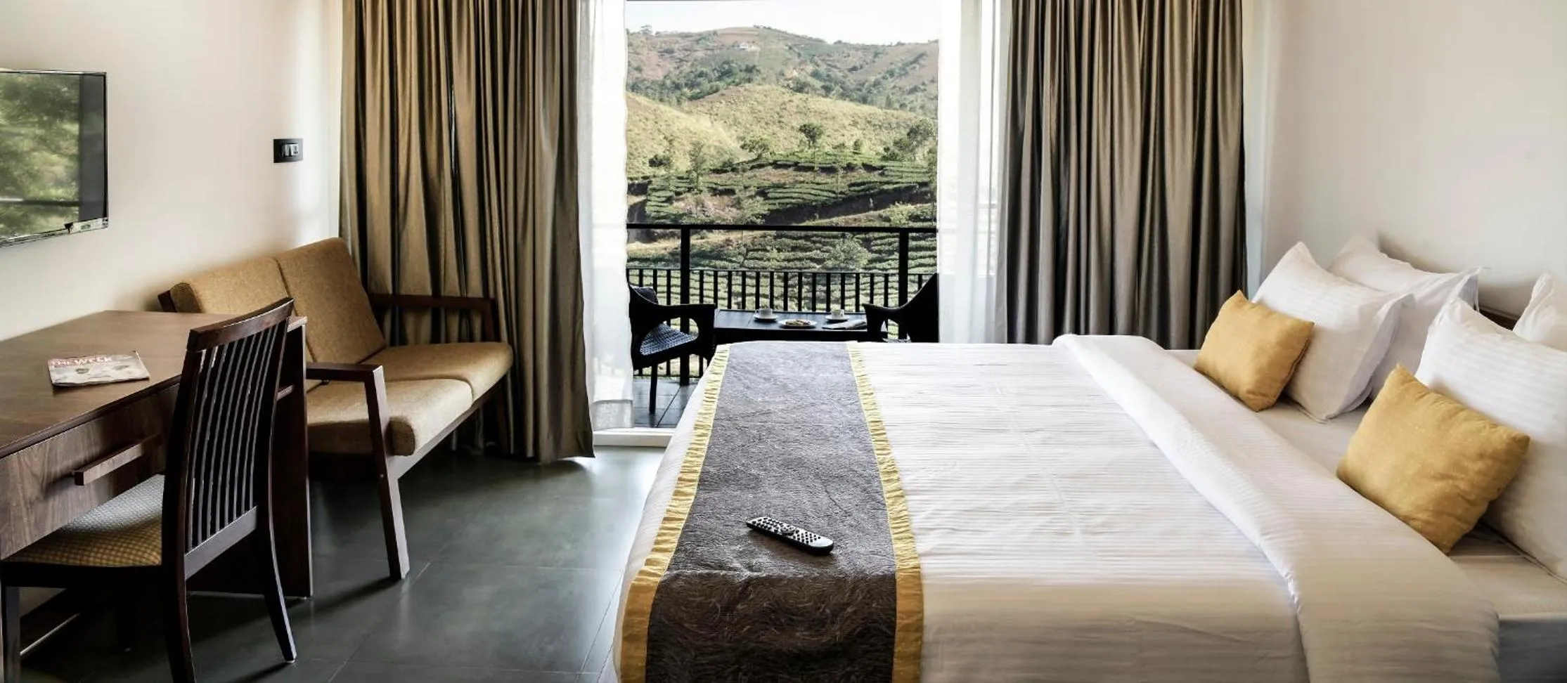 Mountain view, Bed in Falcon Crest