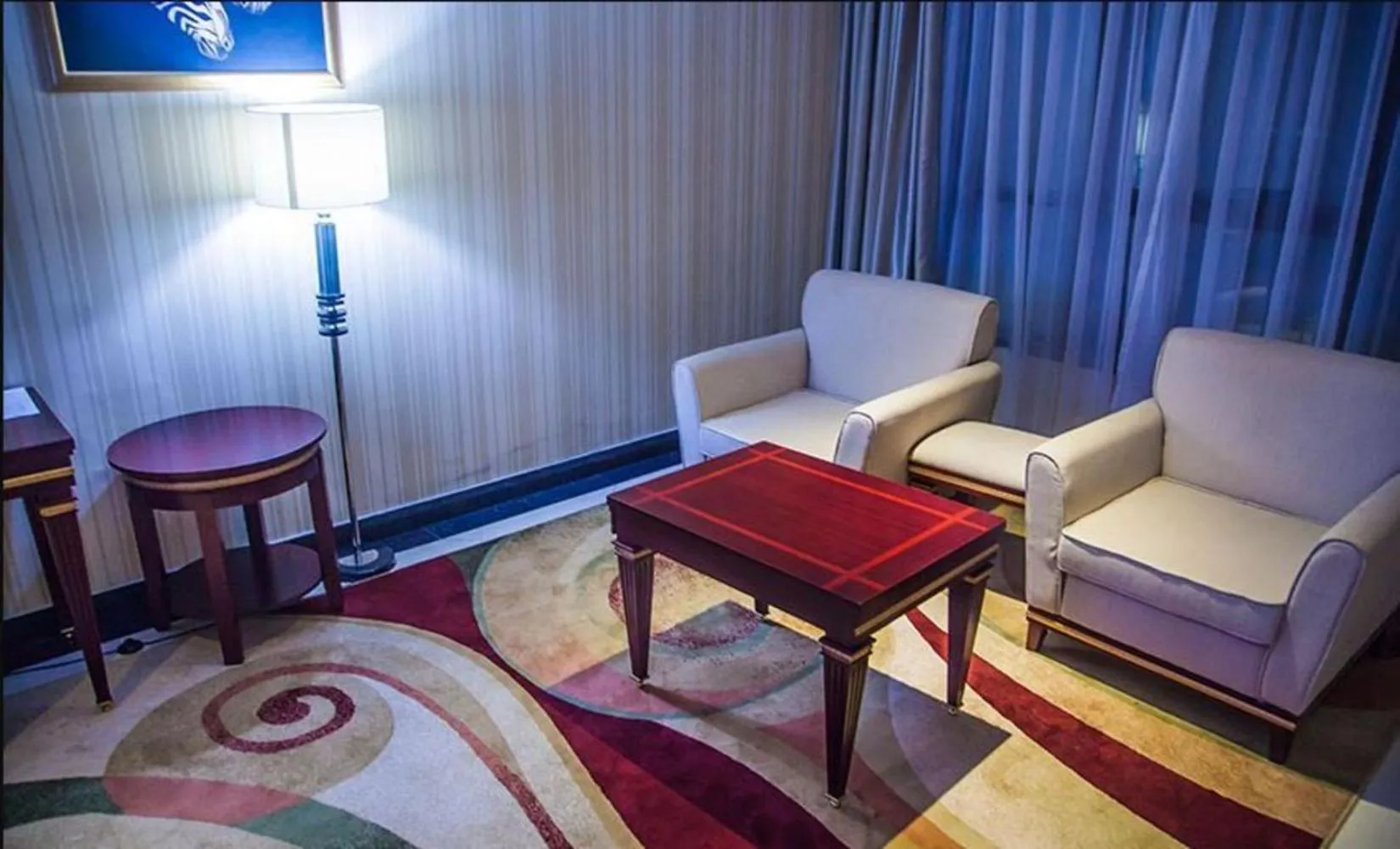 Living room in Peacock Hotel