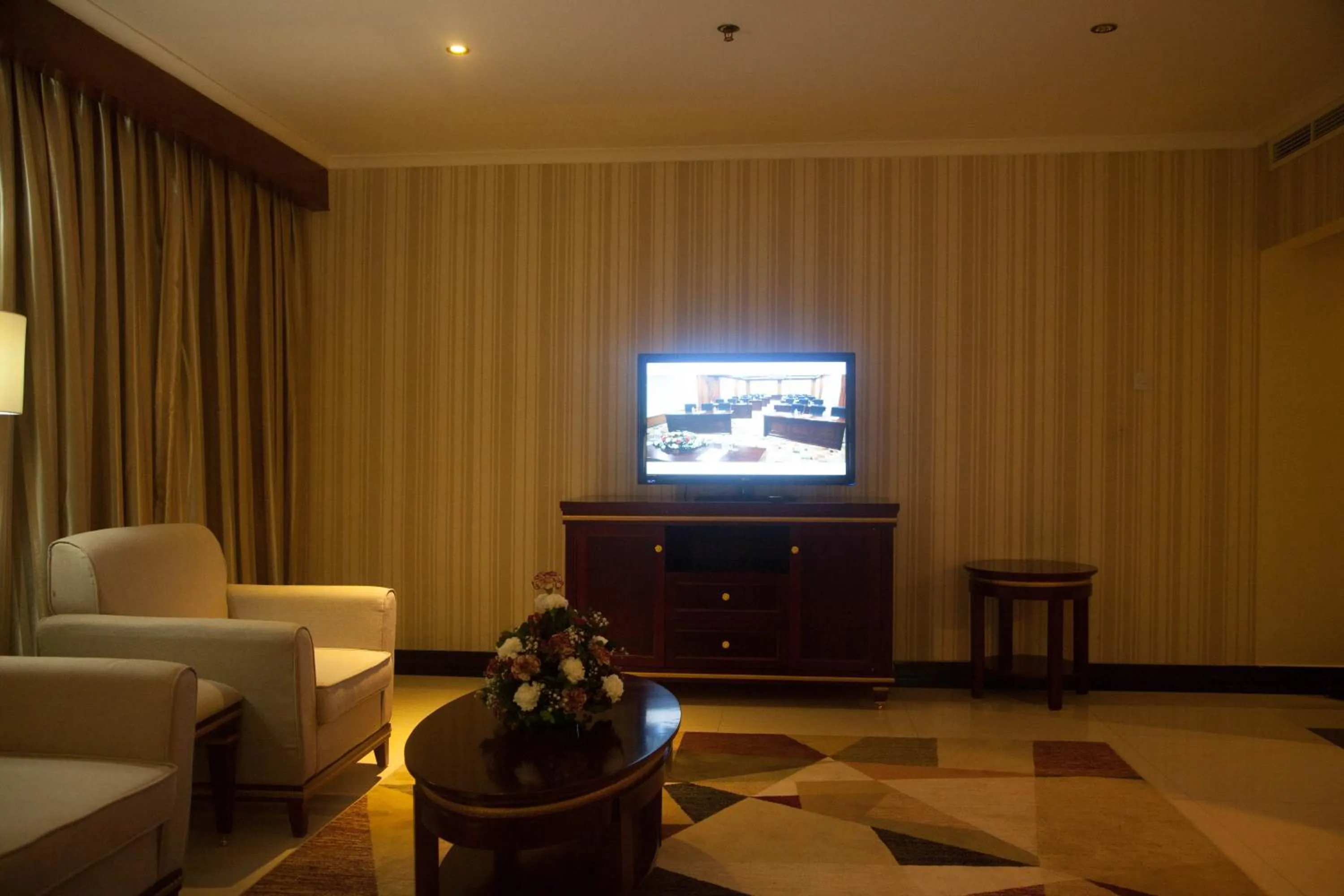 Living room in Peacock Hotel