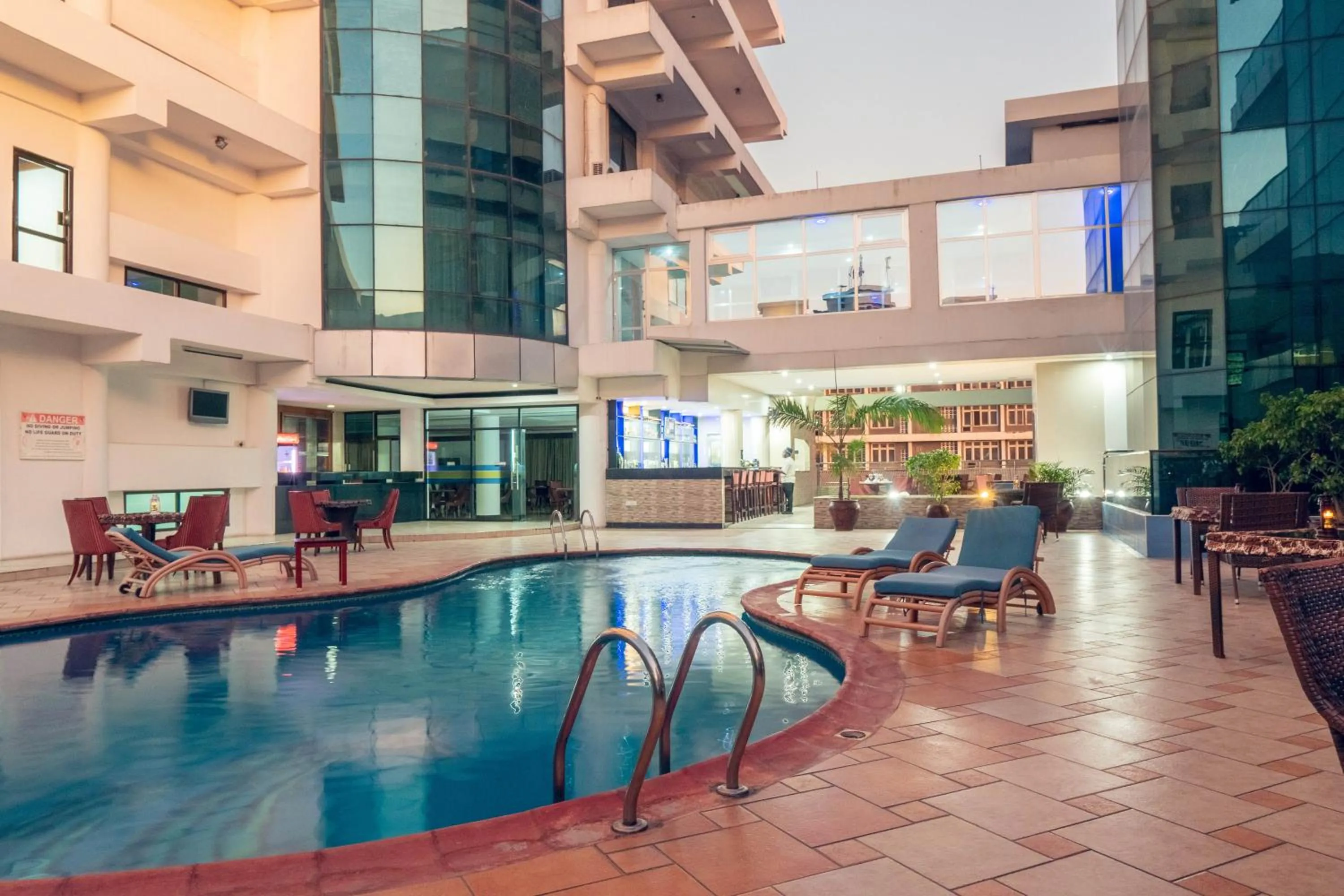 Swimming pool in Peacock Hotel