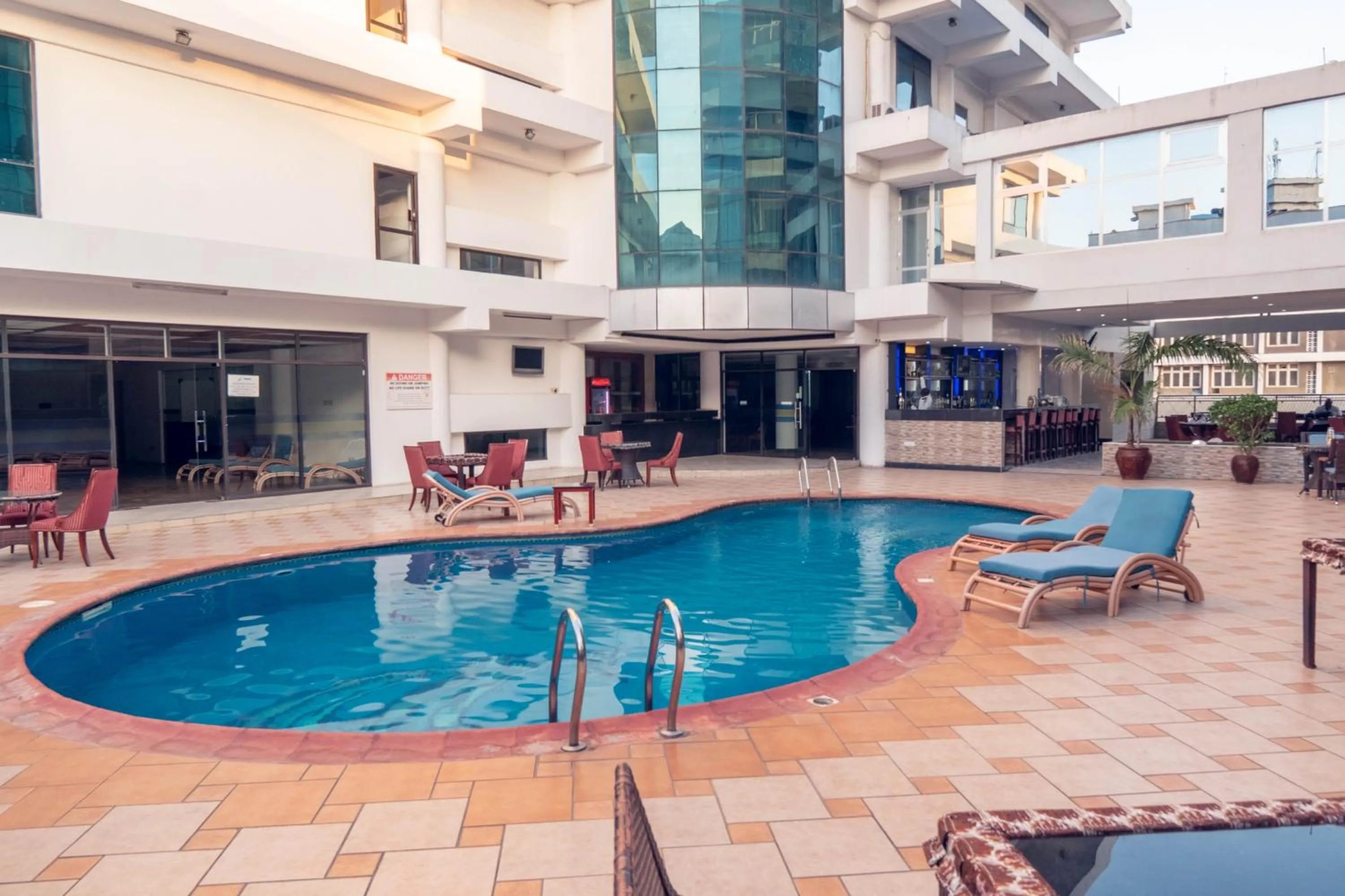 Swimming pool in Peacock Hotel