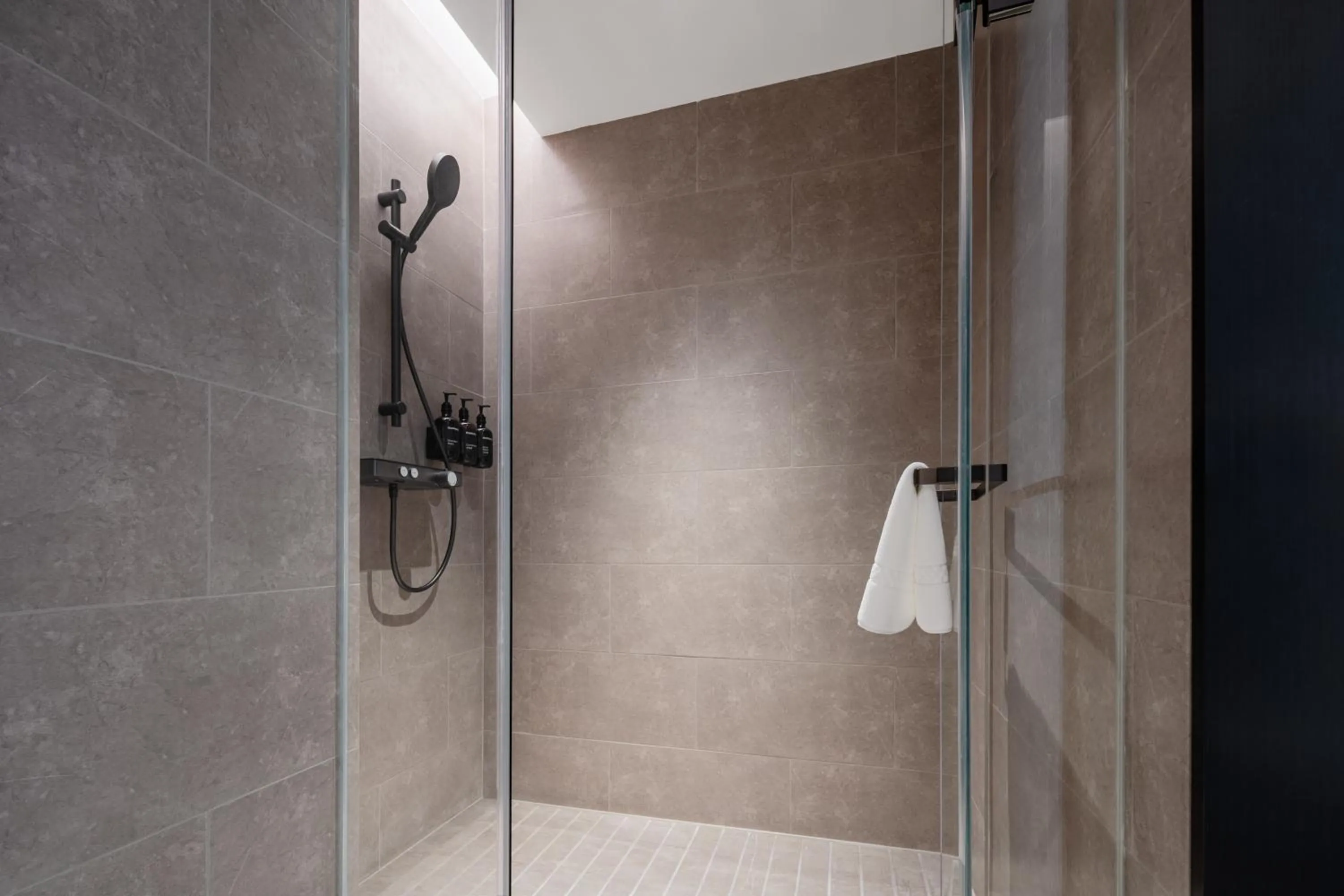 Shower in Atour Hotel Chongqing Jiangbei Airport Huanshan Park