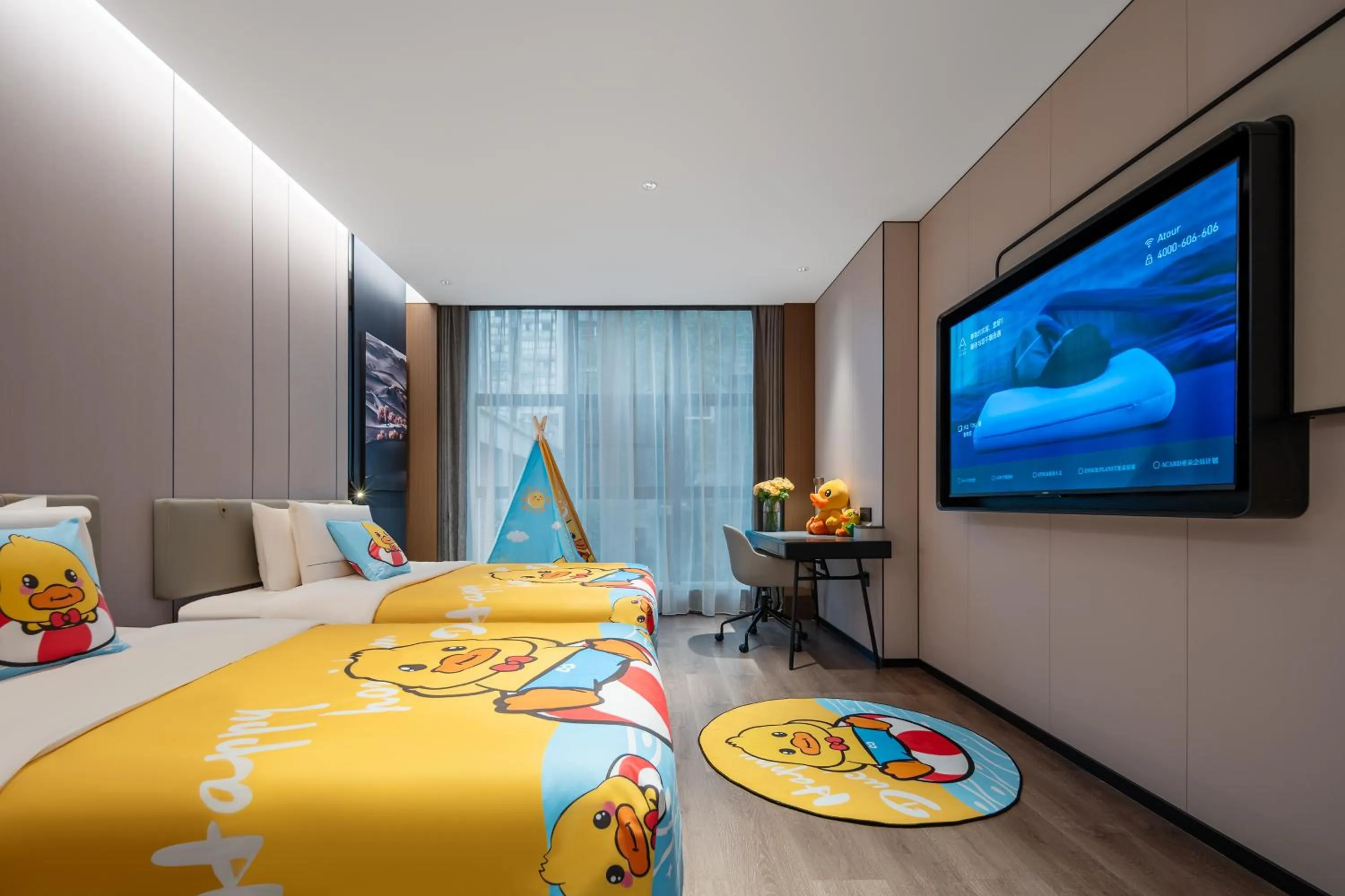 Photo of the whole room, Bed in Atour Hotel Chongqing Jiangbei Airport Huanshan Park