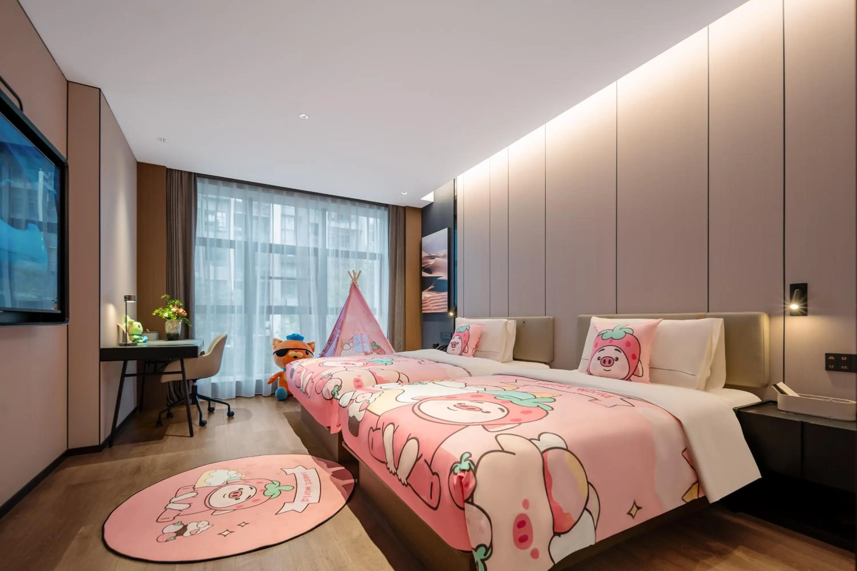 Photo of the whole room, Bed in Atour Hotel Chongqing Jiangbei Airport Huanshan Park