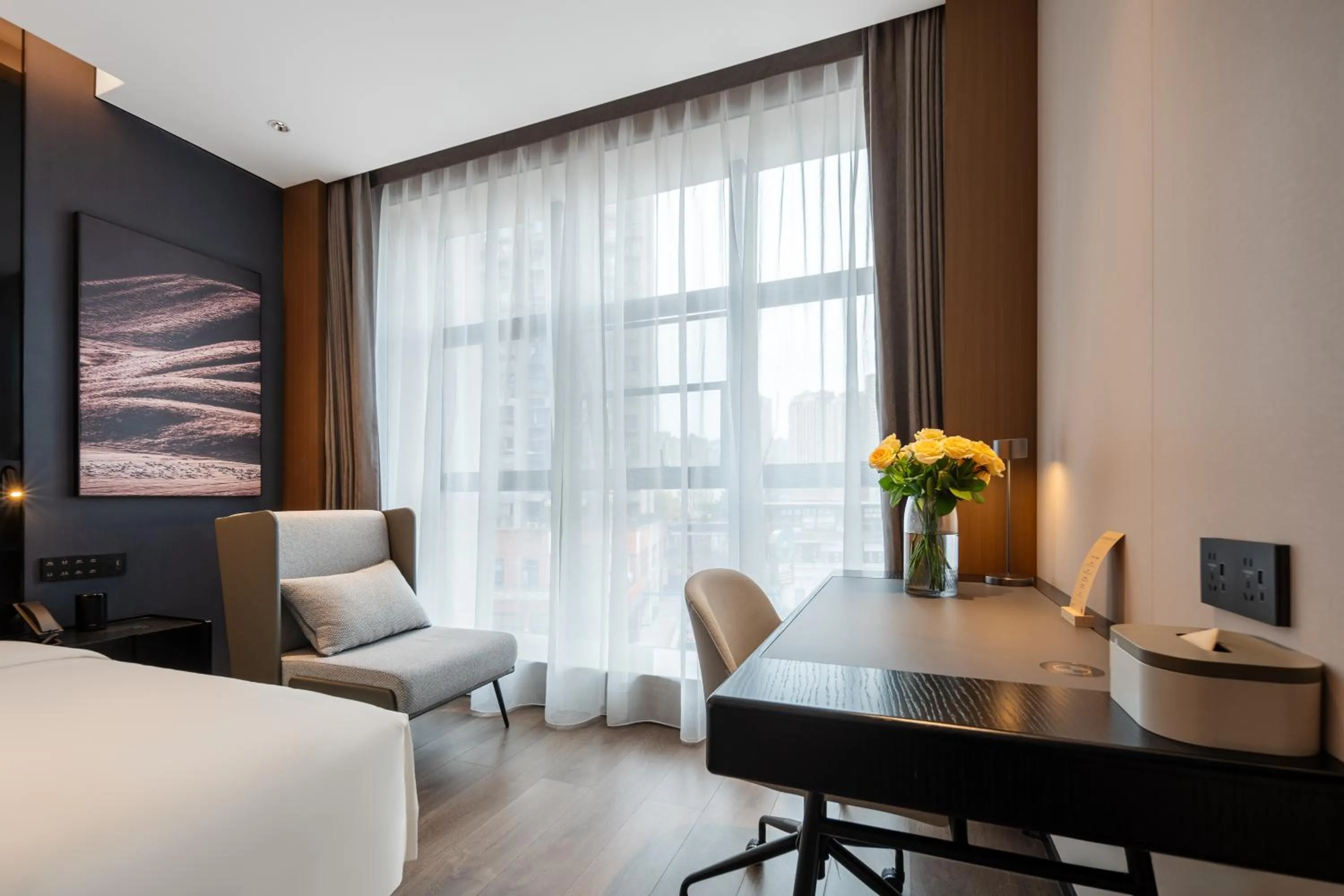 Photo of the whole room, Bed in Atour Hotel Chongqing Jiangbei Airport Huanshan Park