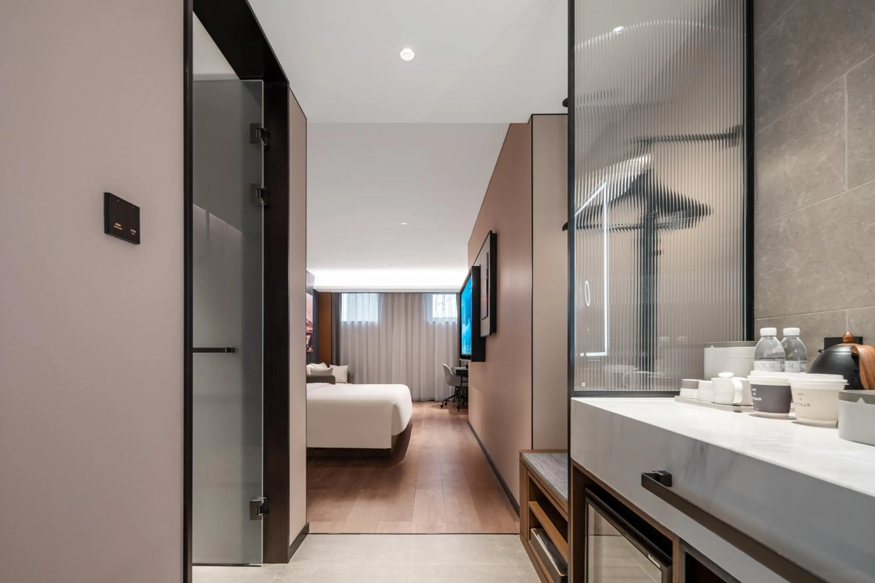 Photo of the whole room, Bed in Atour Hotel Chongqing Jiangbei Airport Huanshan Park