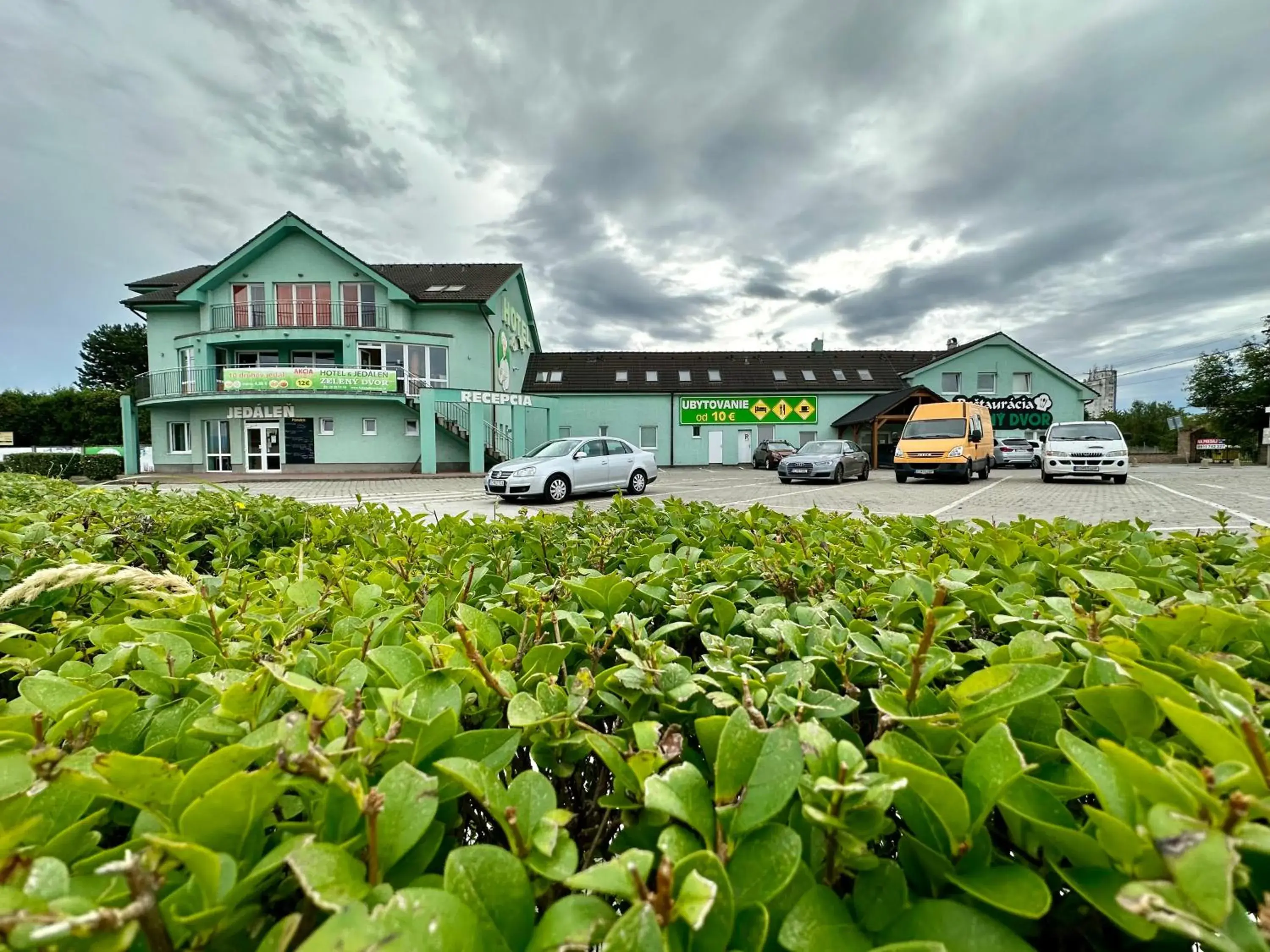 HOTEL ZELENÝ DVOR HOTEL ZELENÝ DVOR