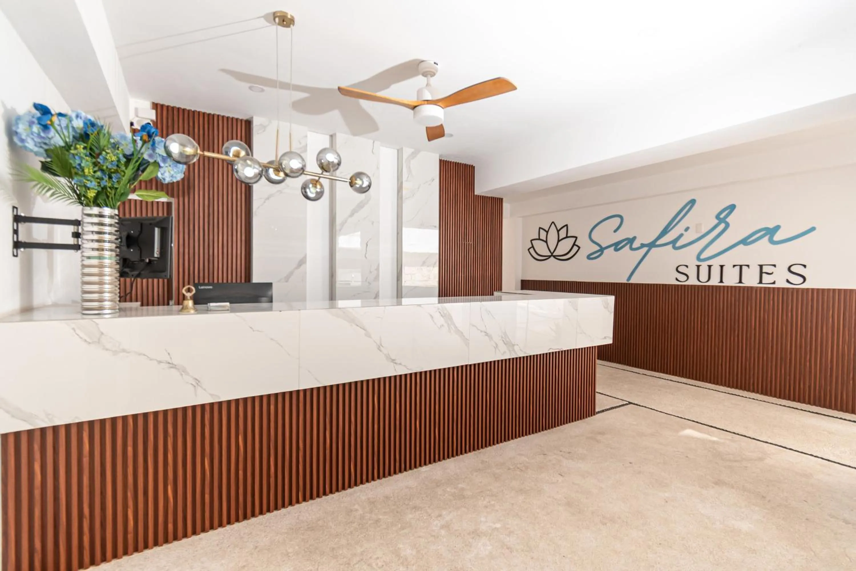 Lobby or reception in Safiro Suites Guayabitos Apartments - Adults Only