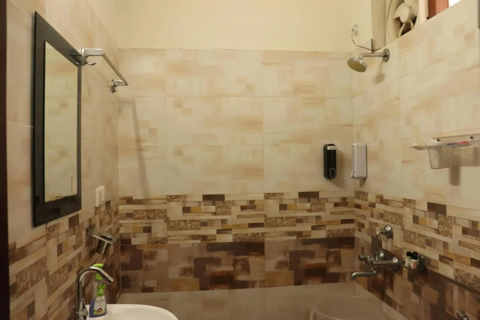 Shower in Deodar Cottage - 3BHK Villa by DeodarStays