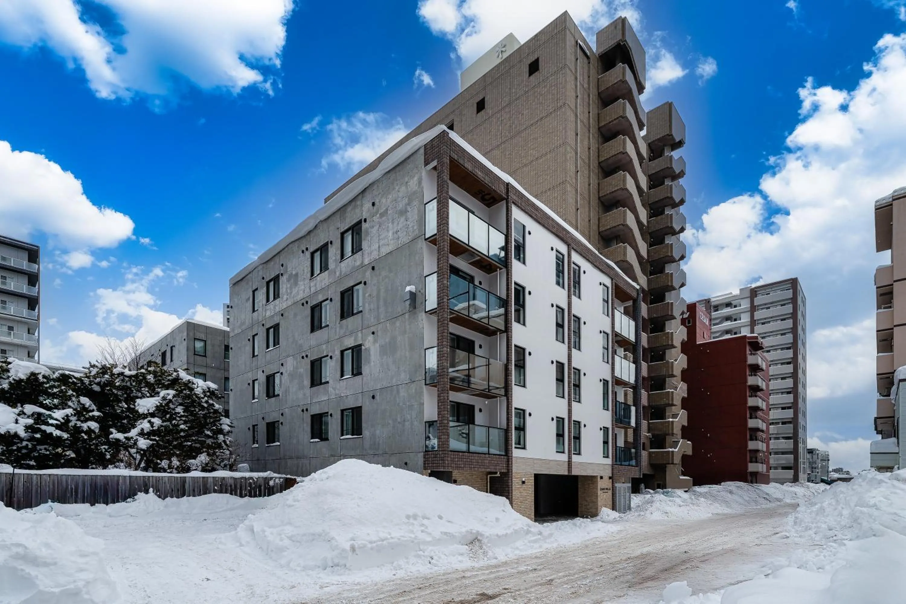 Property building in Zabo Hills 305