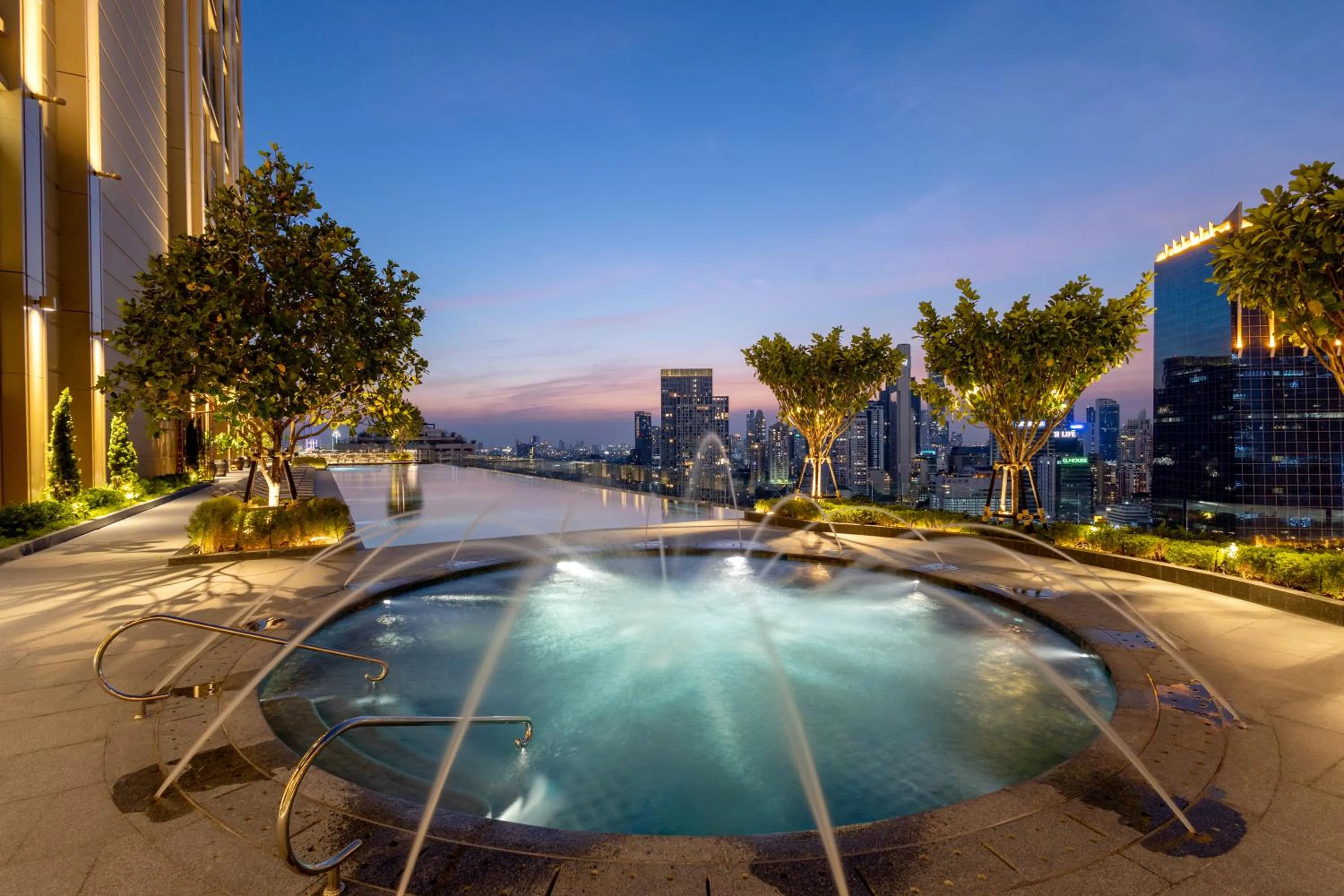 Swimming pool in Grande Centre Point Lumphini Bangkok