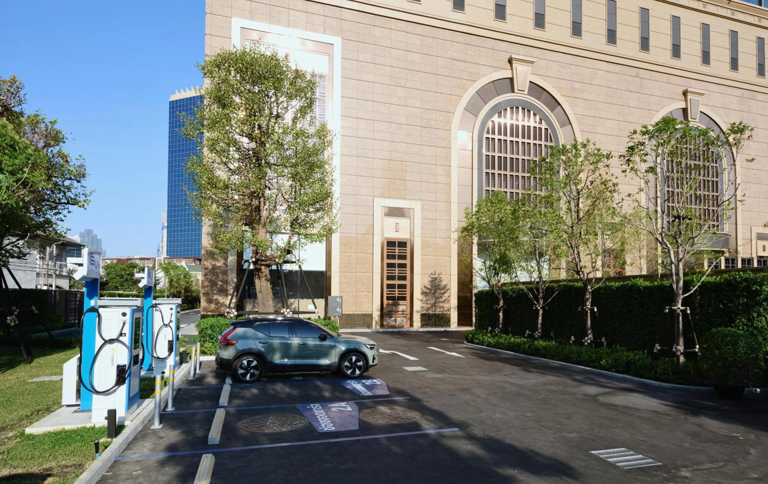 Parking in Grande Centre Point Lumphini Bangkok