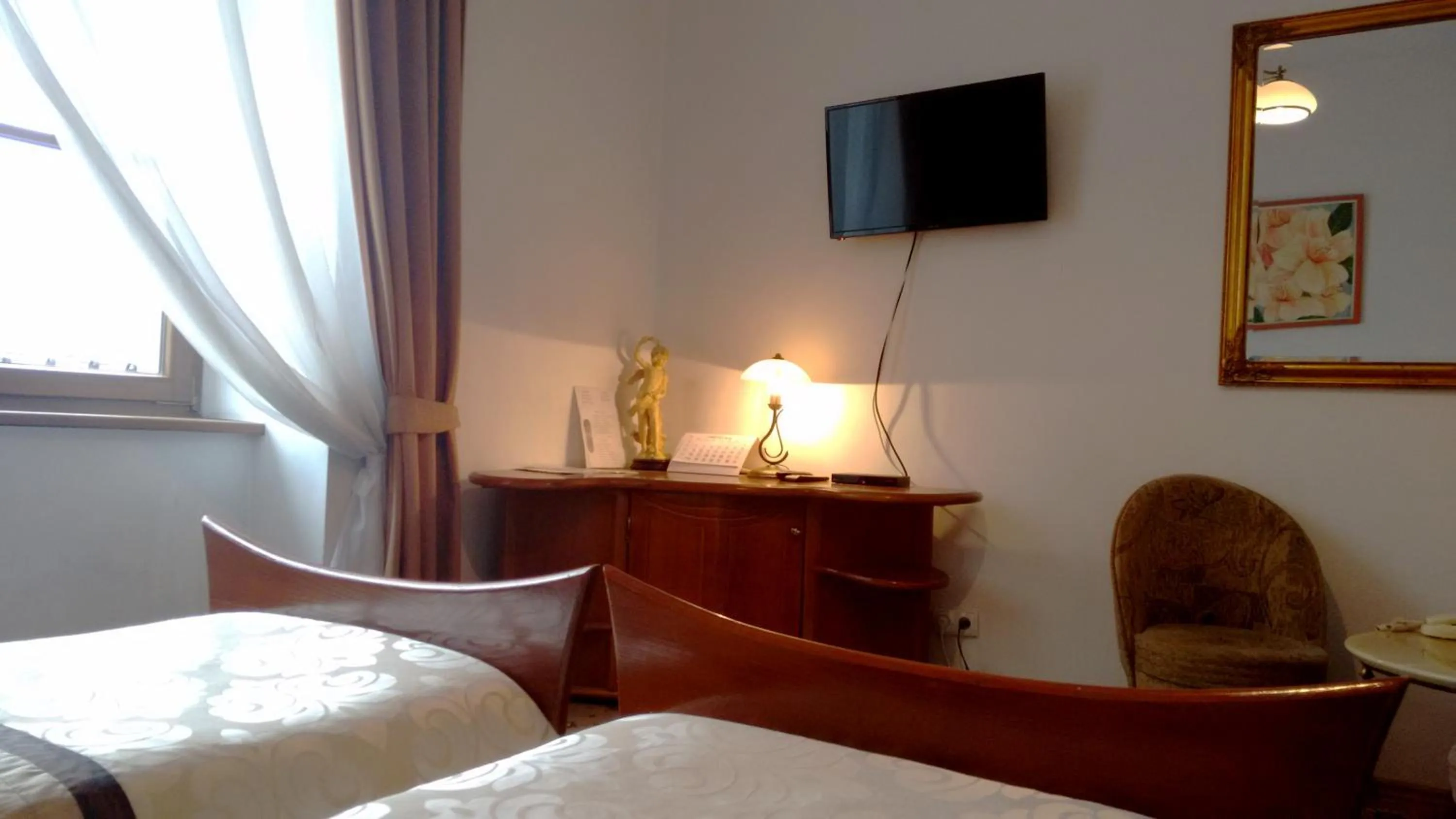 Photo of the whole room in Hotel Bristol