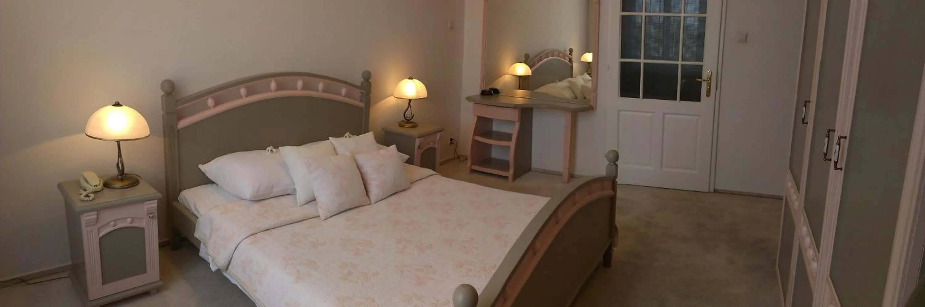 Photo of the whole room in Hotel Bristol