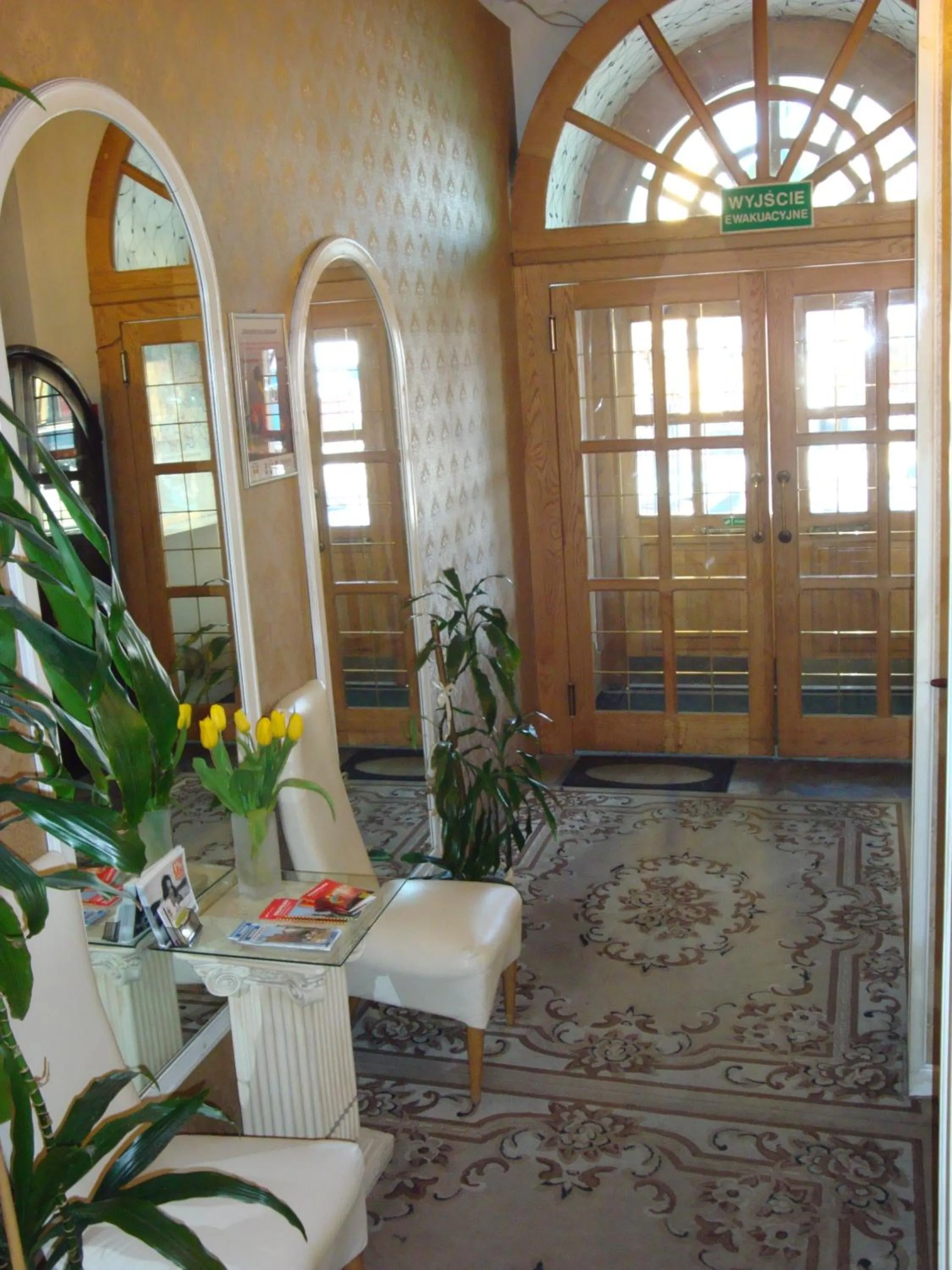 Lobby or reception in Hotel Bristol