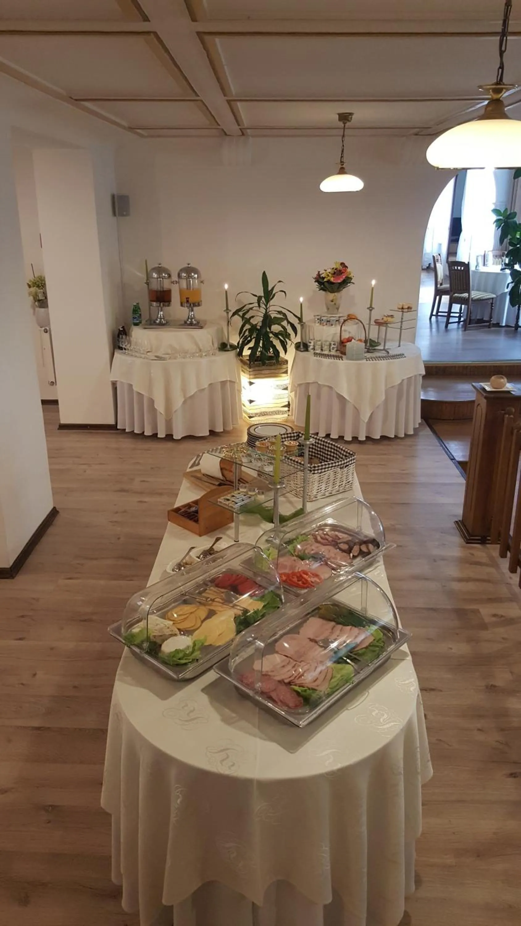 Buffet breakfast in Hotel Bristol