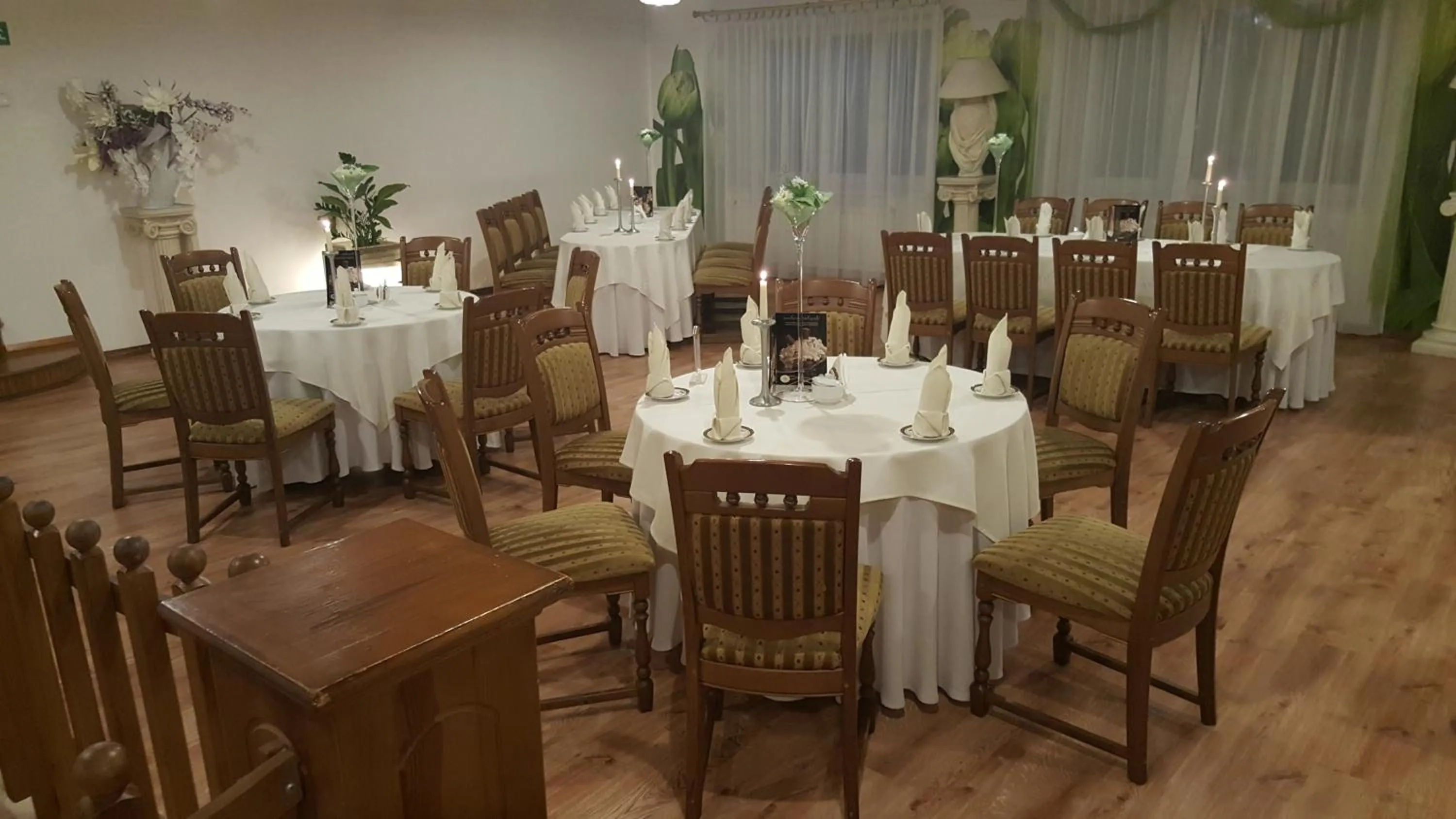 Restaurant/places to eat in Hotel Bristol