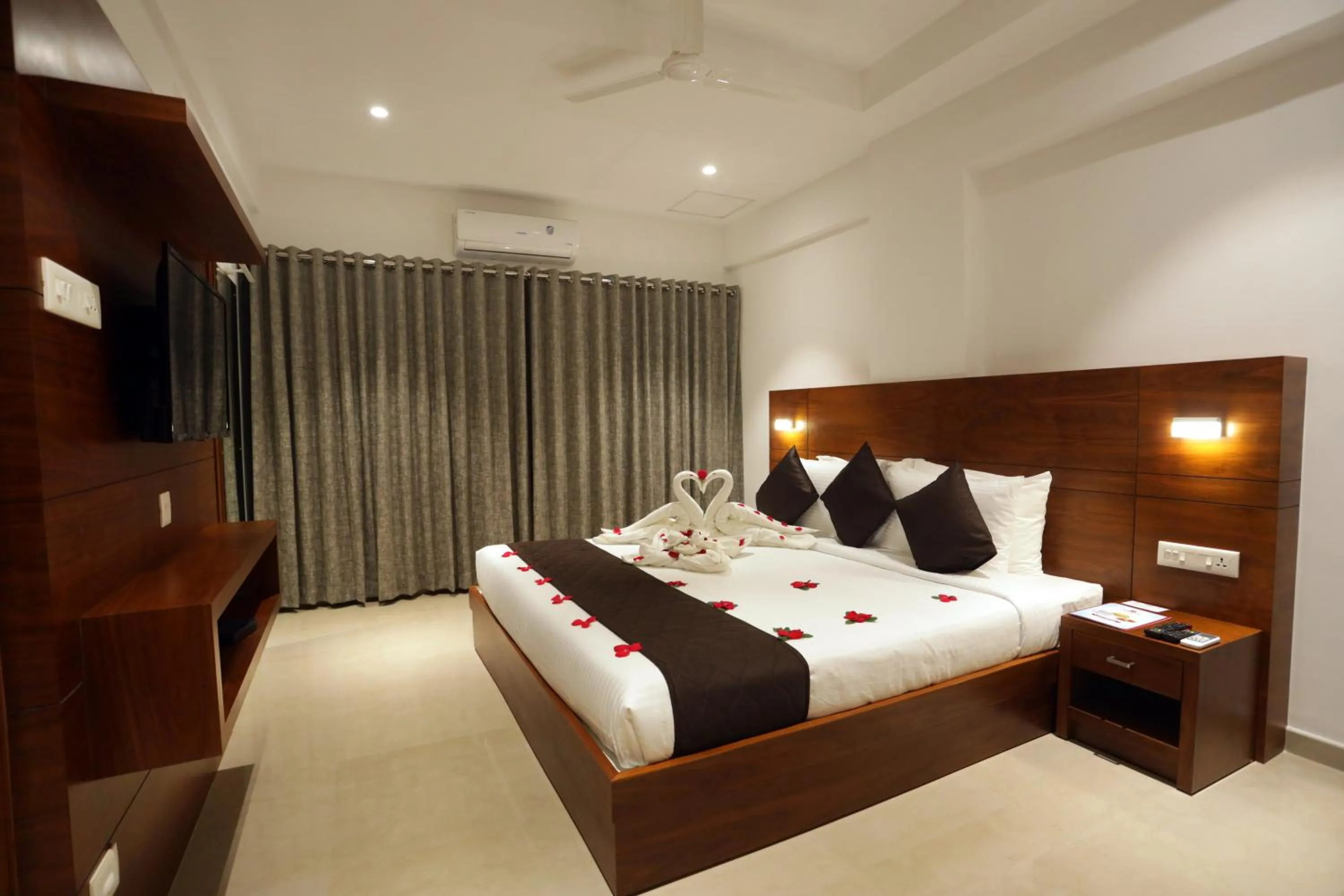 Bed in Iswarya Residency