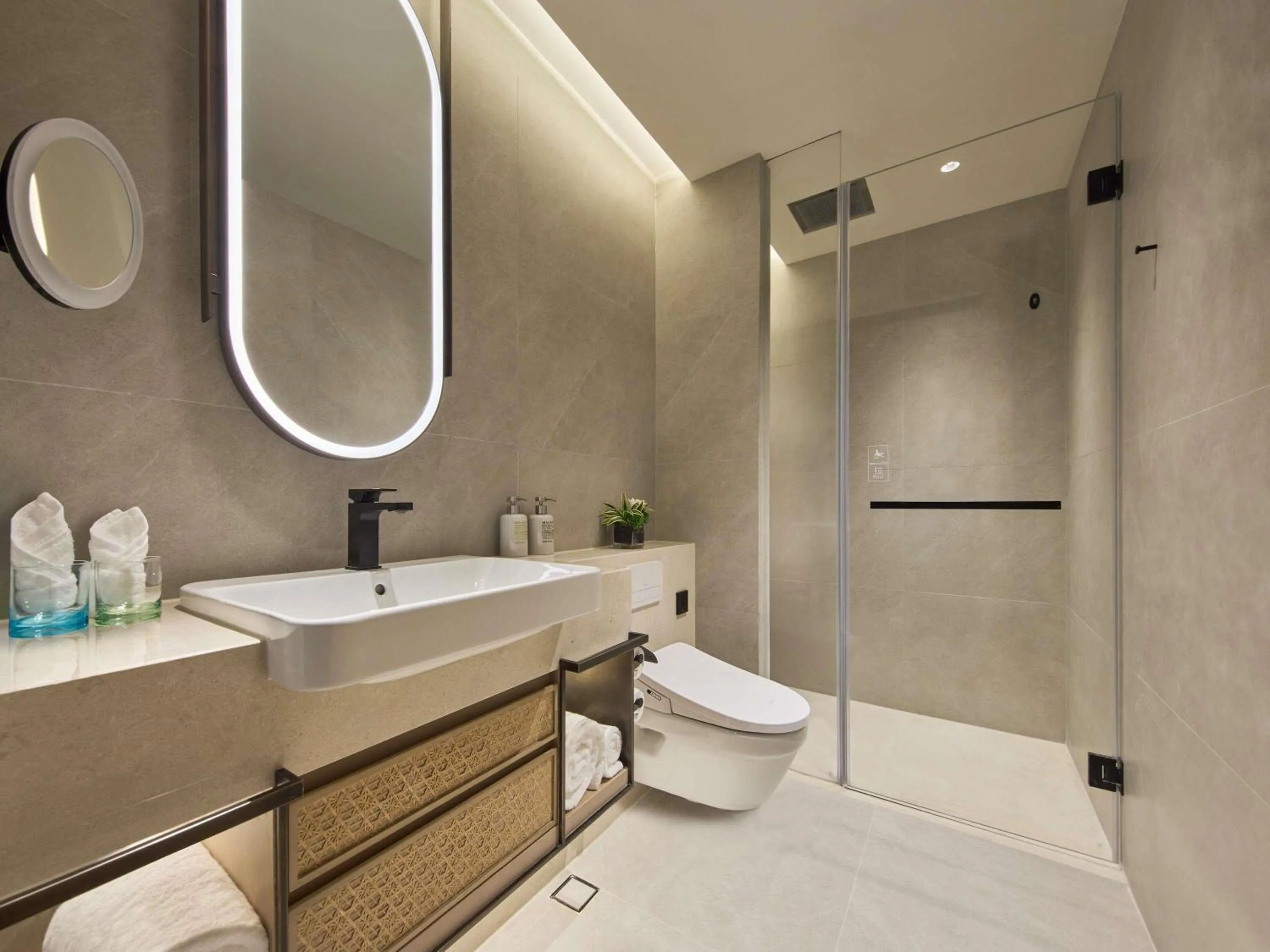 Bedroom in Ming Hotel Nanjing - MGallery Collection