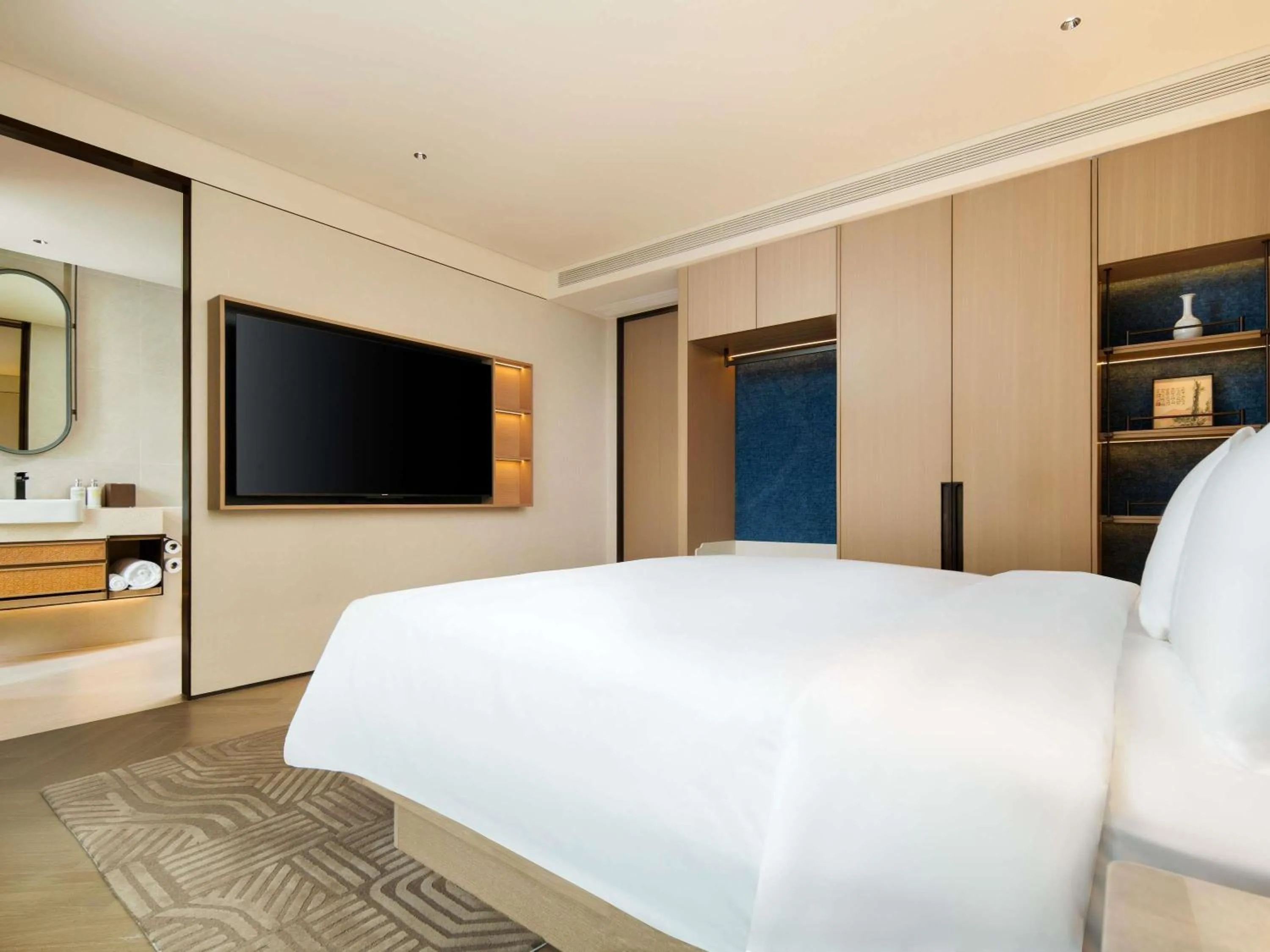 Bedroom, Bed in Ming Hotel Nanjing - MGallery Collection