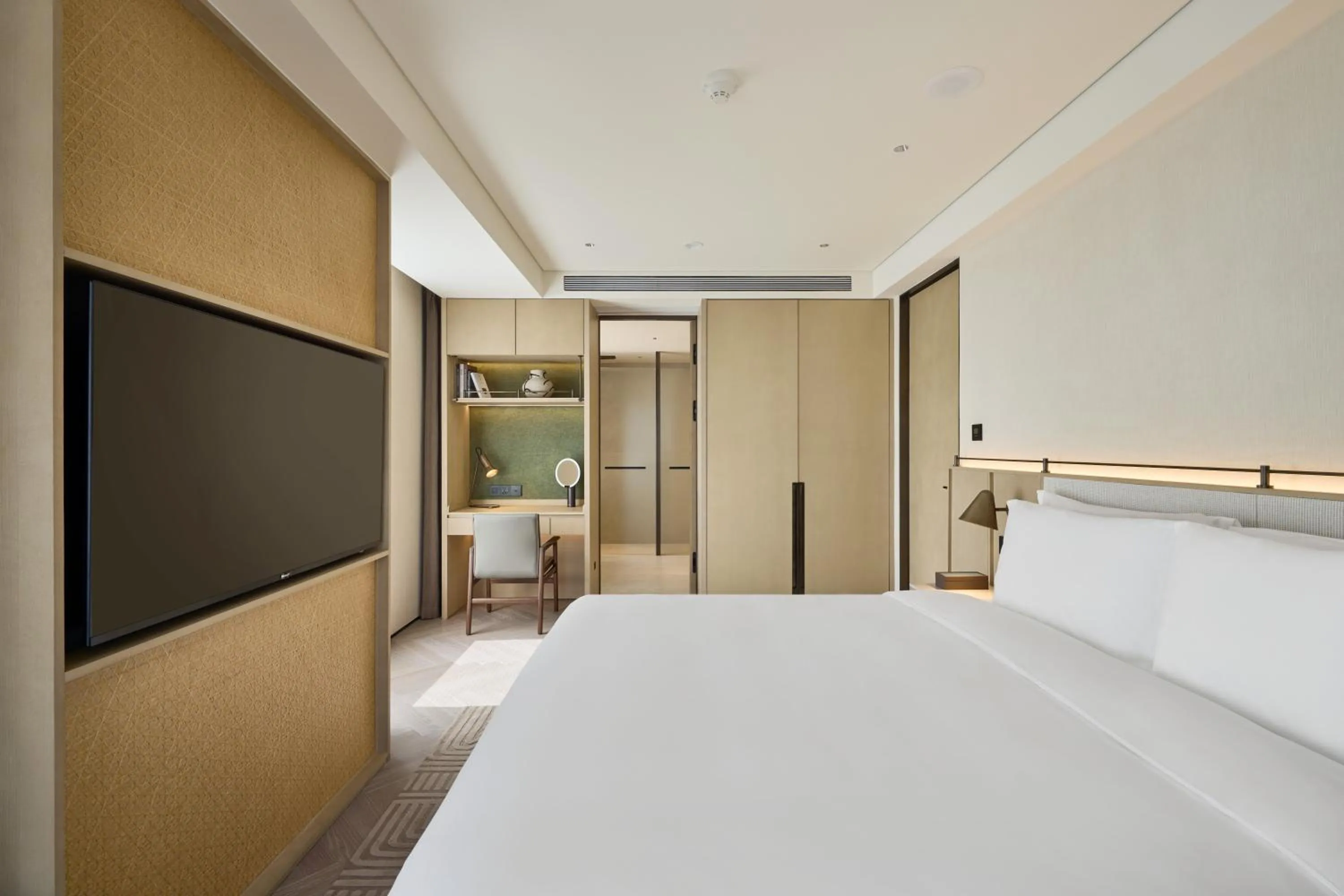 Bedroom, Bed in Ming Hotel Nanjing - MGallery Collection