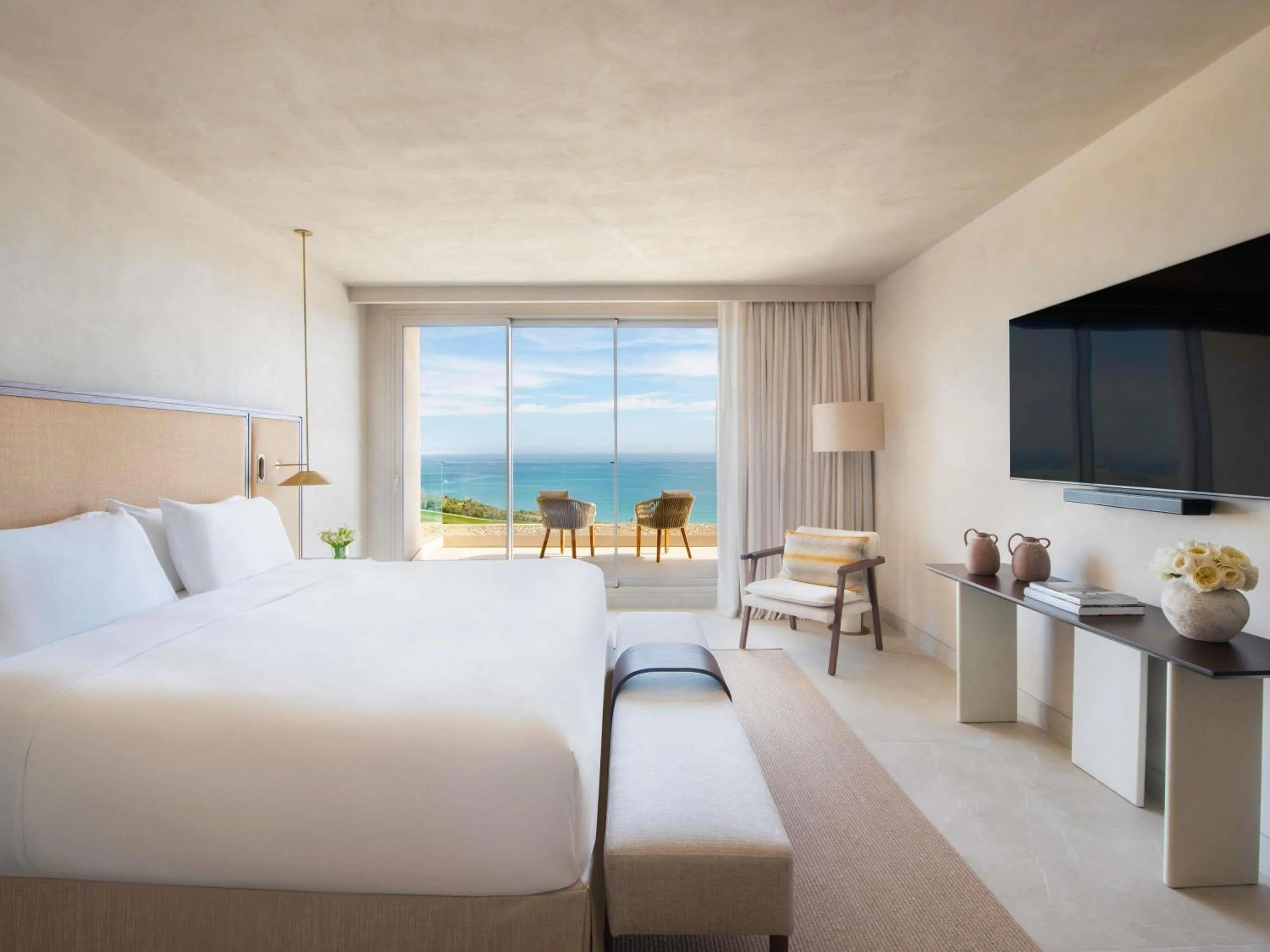 Bedroom, Bed in Fairmont La Hacienda Costa del Sol