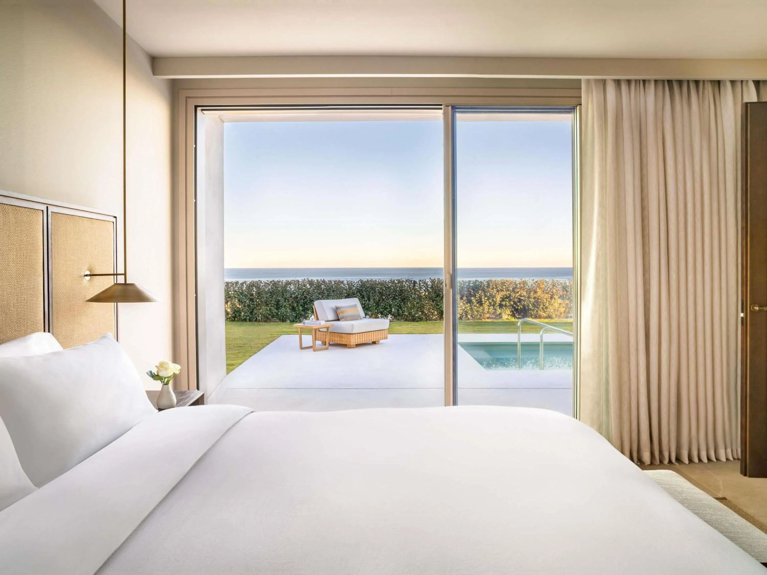 Bedroom, Bed in Fairmont La Hacienda Costa del Sol