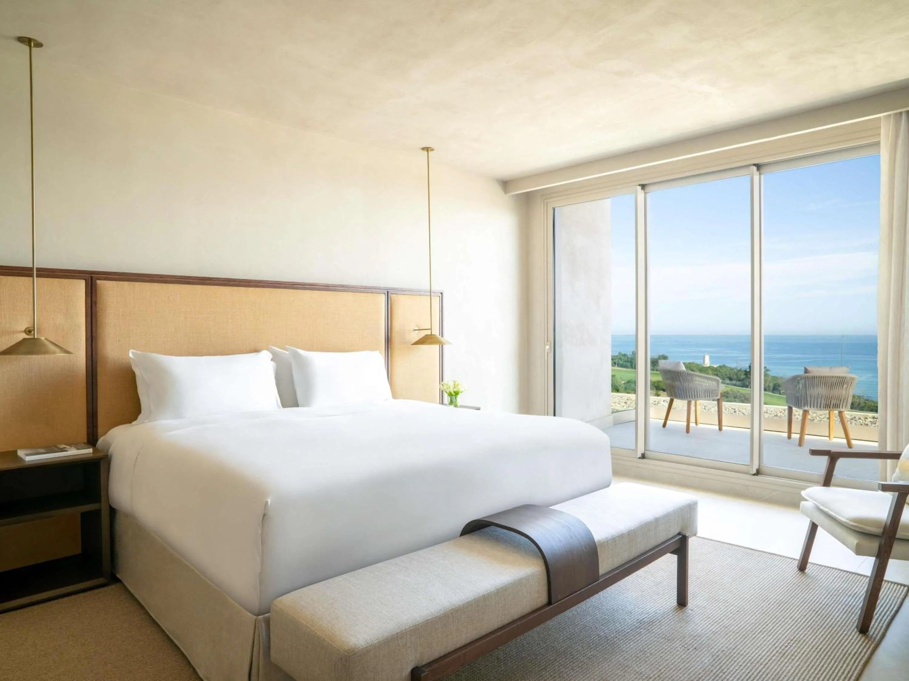 Bedroom, Bed in Fairmont La Hacienda Costa del Sol