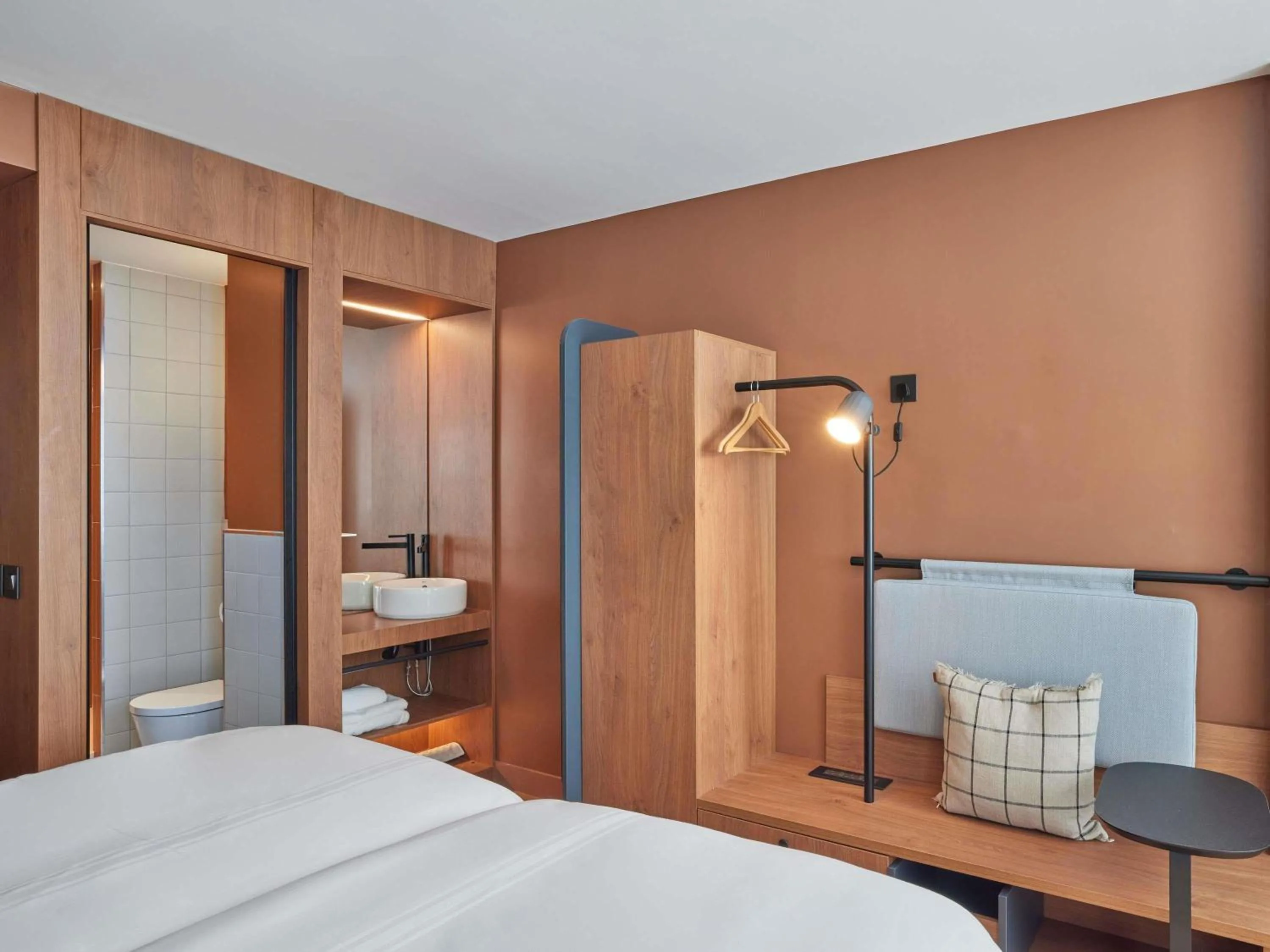 Bedroom, Bed in Aparthotel Adagio London City East