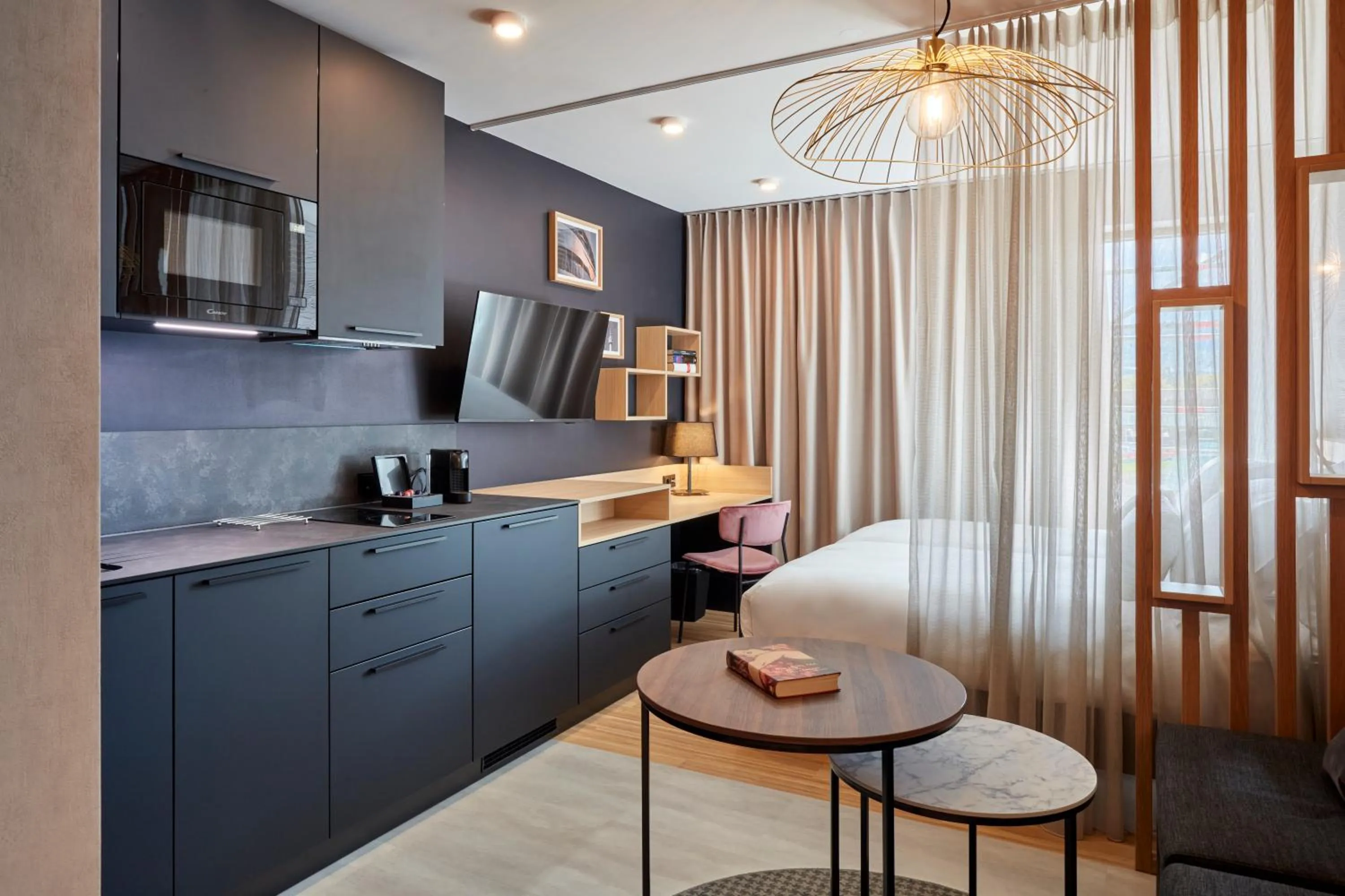 Seating area in Aparthotel Adagio London City East