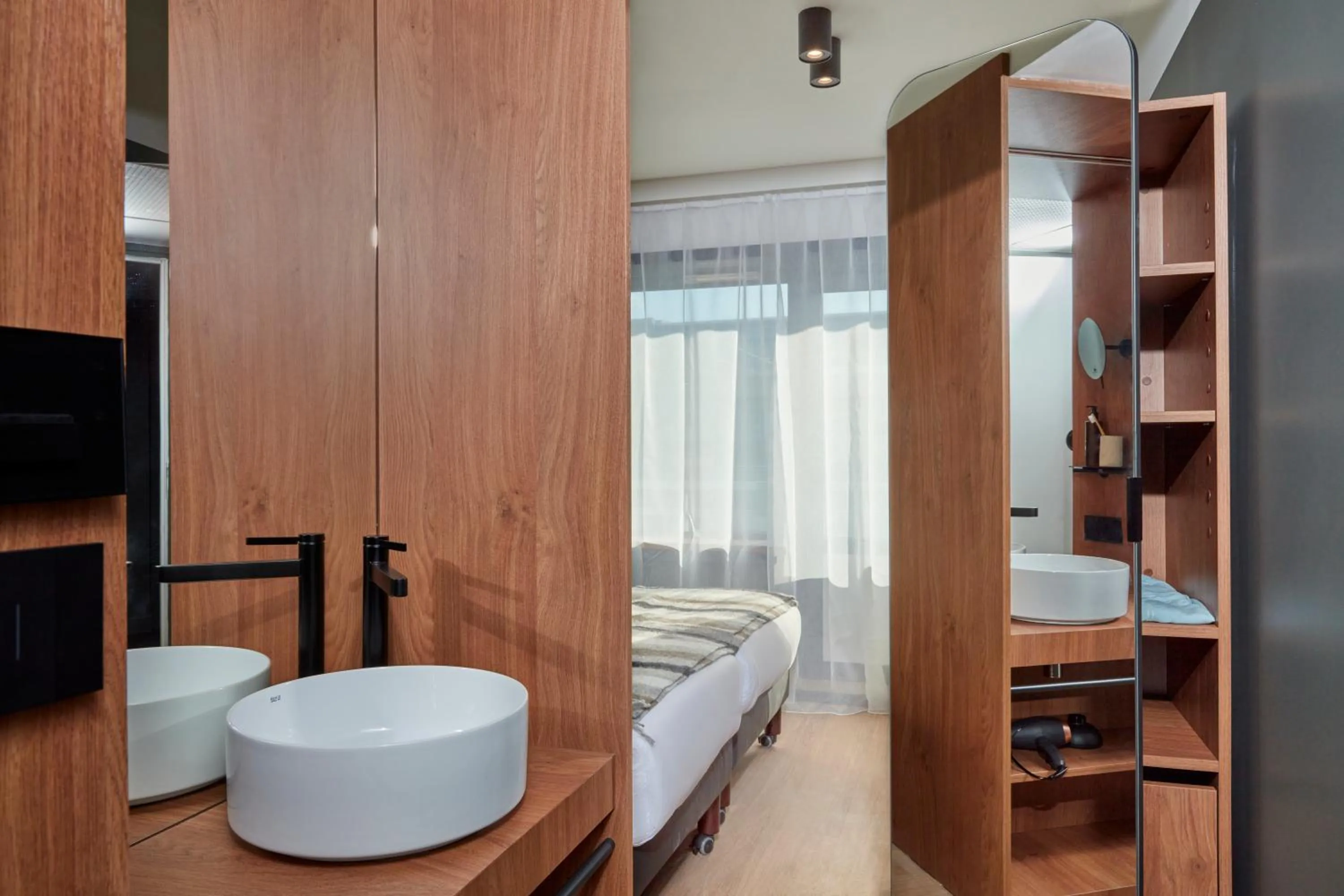 Bedroom, Bed in Aparthotel Adagio London City East