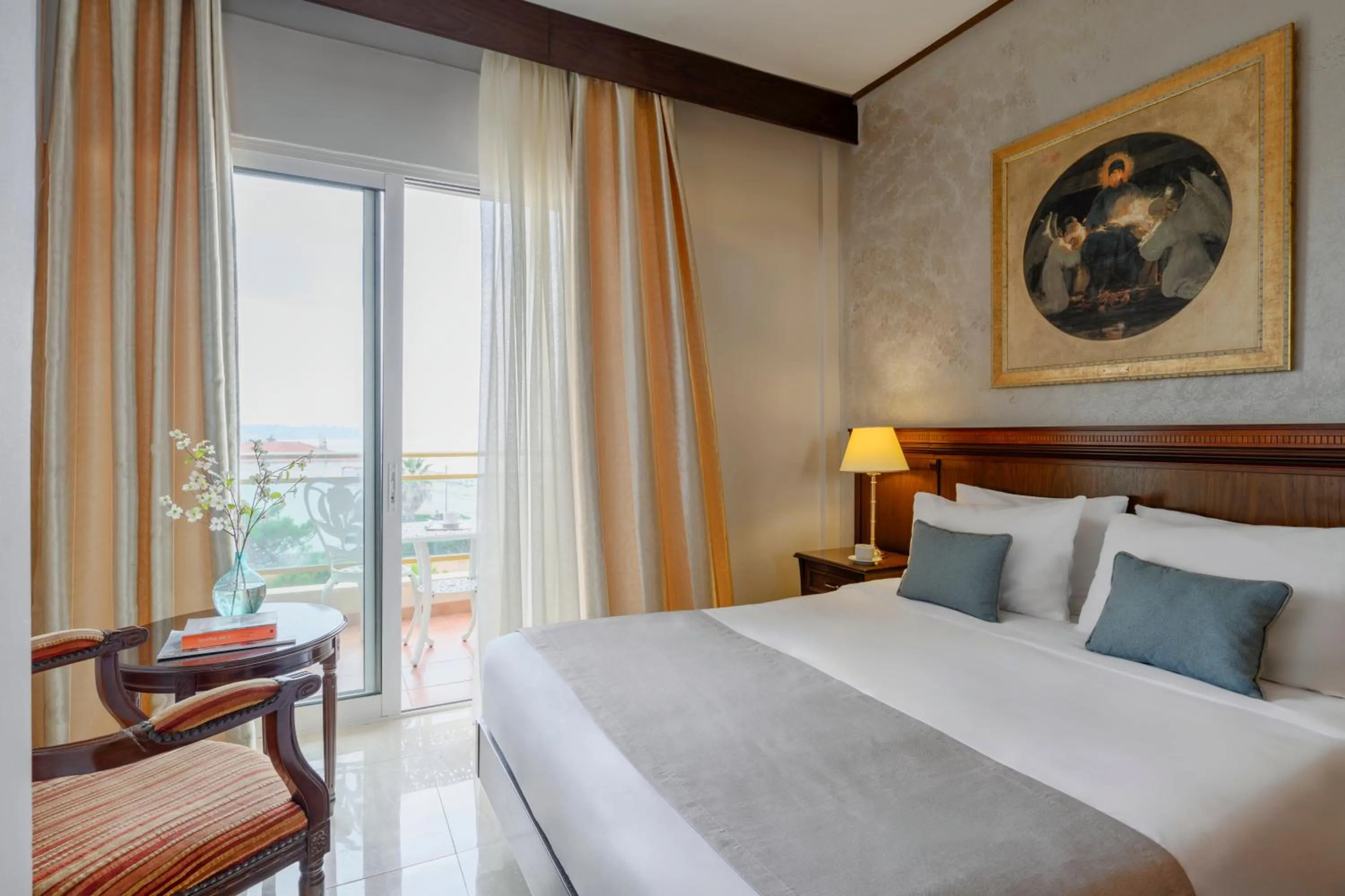 Bed in EONA BEACH RESORT by Greek Pride