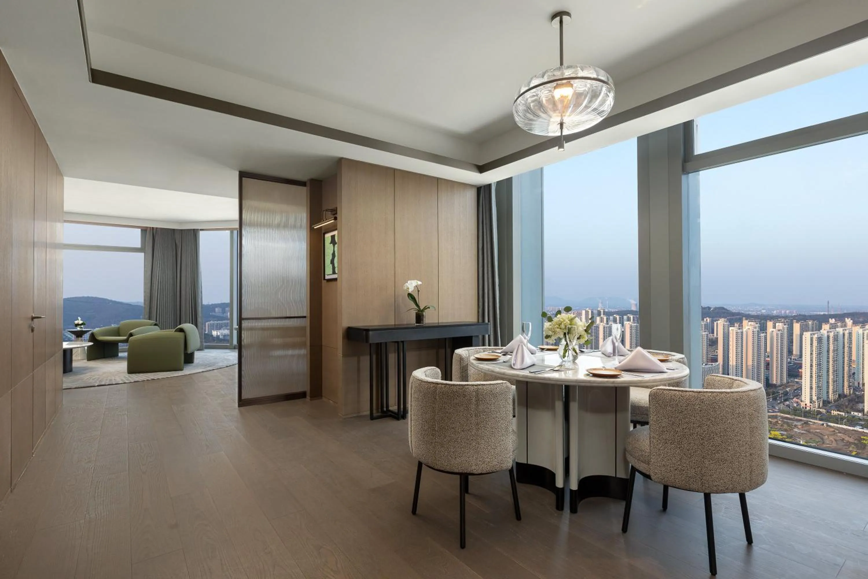 Photo of the whole room in Crowne Plaza Jingmen by IHG