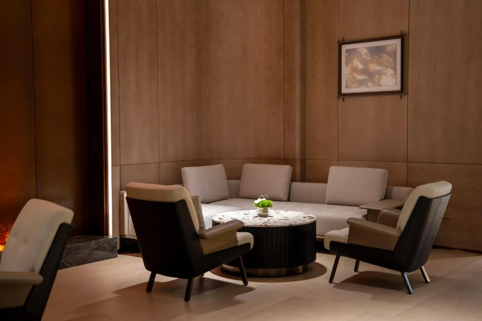 Restaurant/places to eat in Crowne Plaza Jingmen by IHG