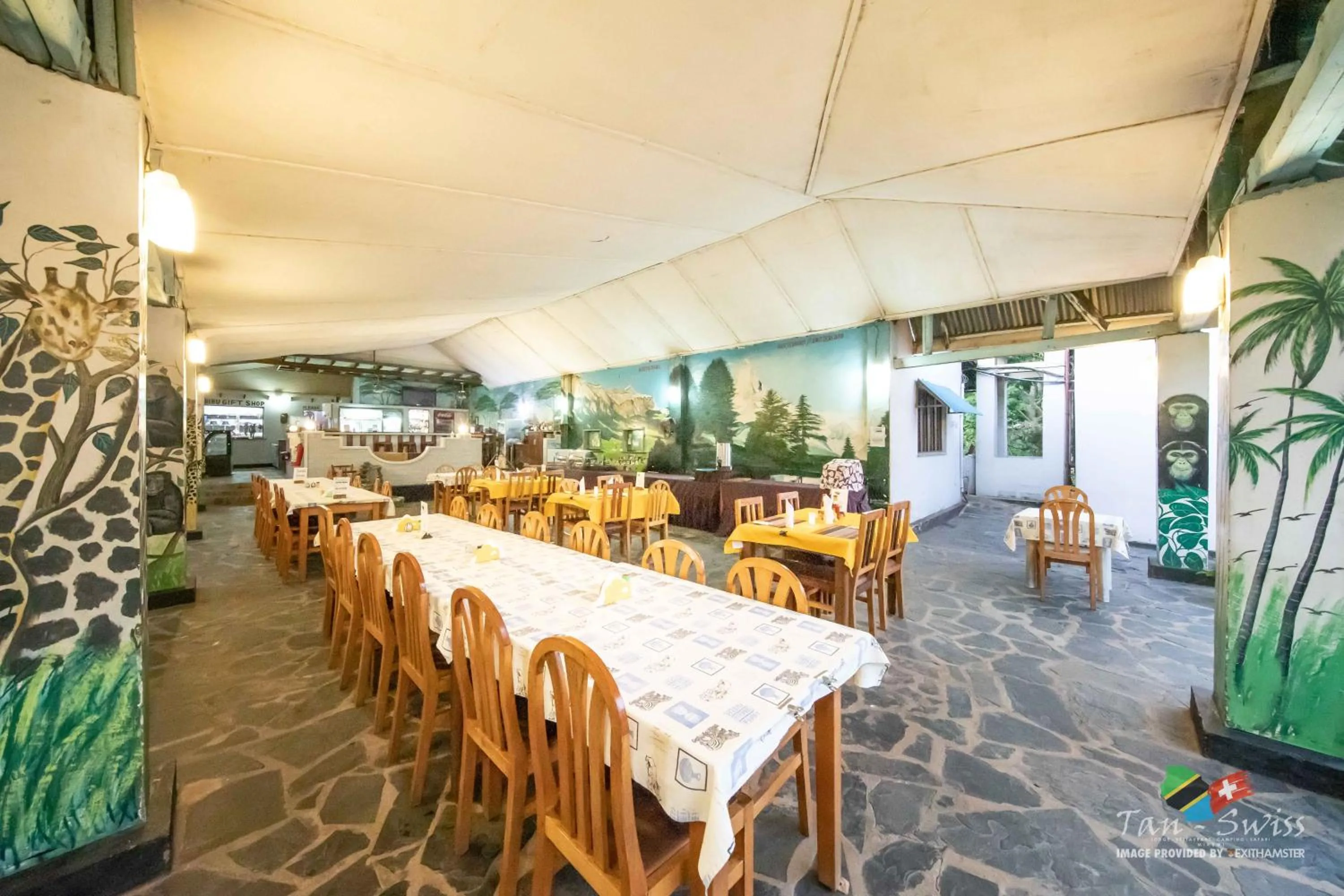 Restaurant/places to eat in Tan-Swiss Lodge