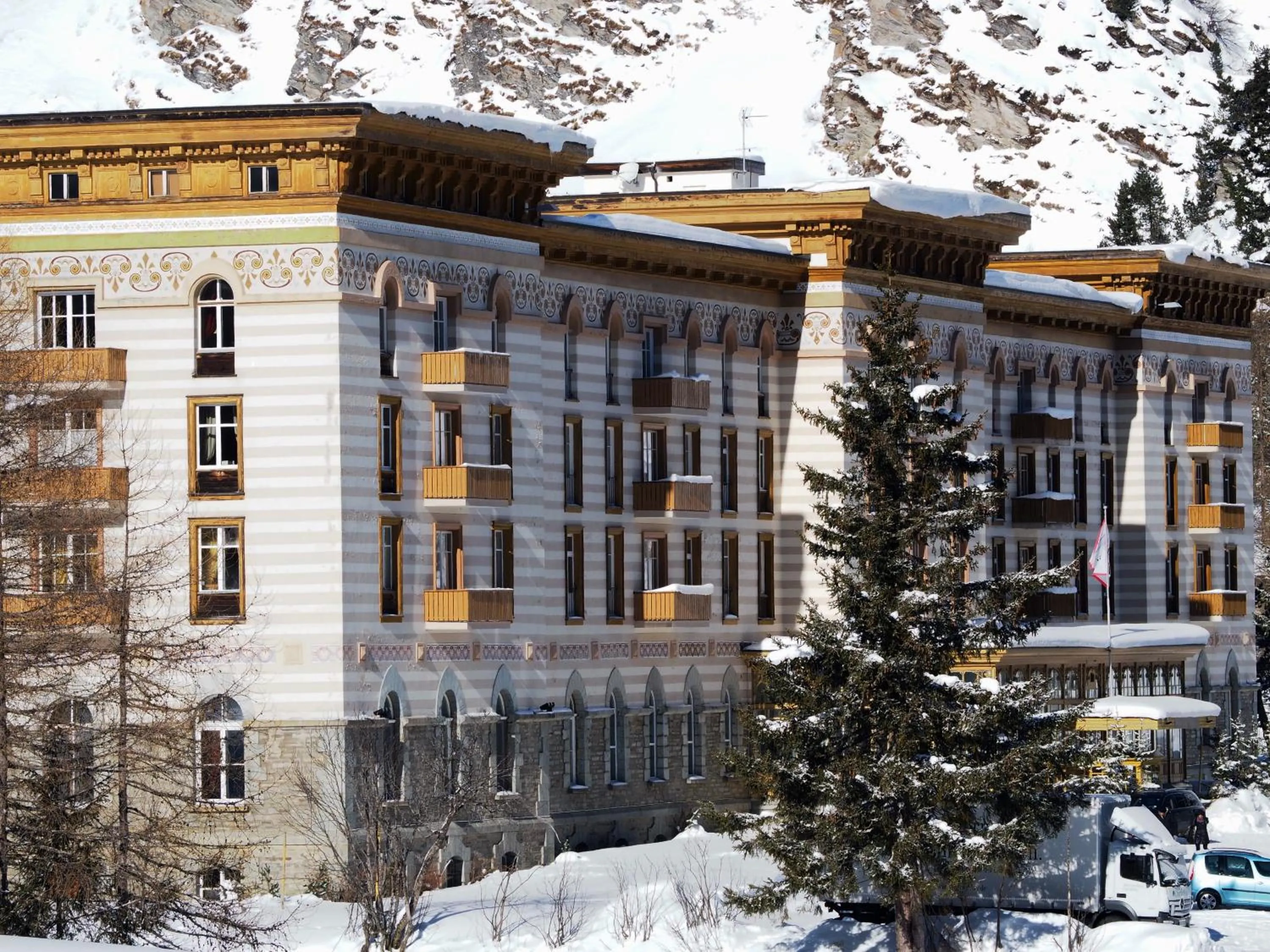 Property building in Maloja Palace Residence Engadin-St Moritz CO2-Neutral
