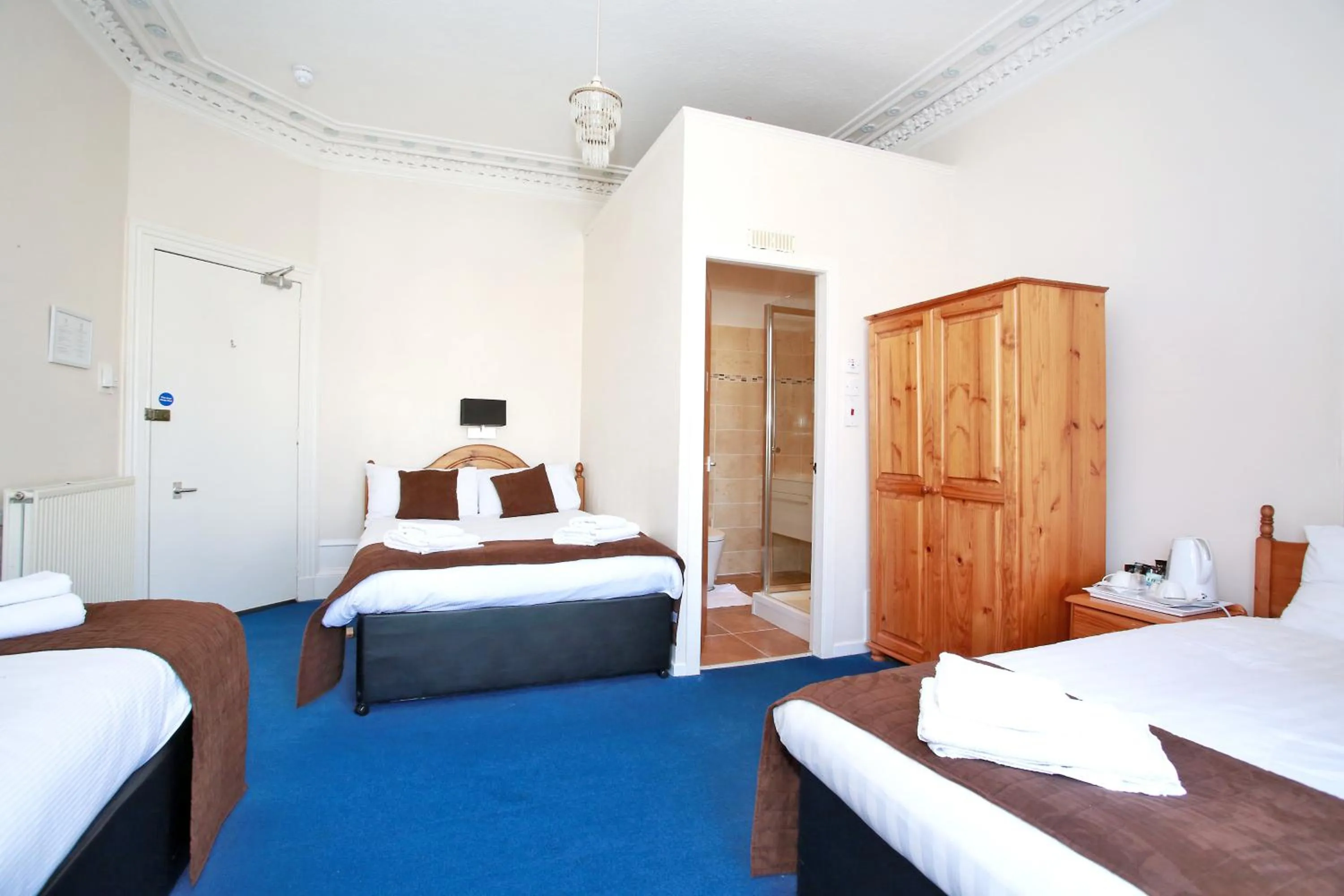 Photo of the whole room, Bed in CitiHouse Aberdeen West End