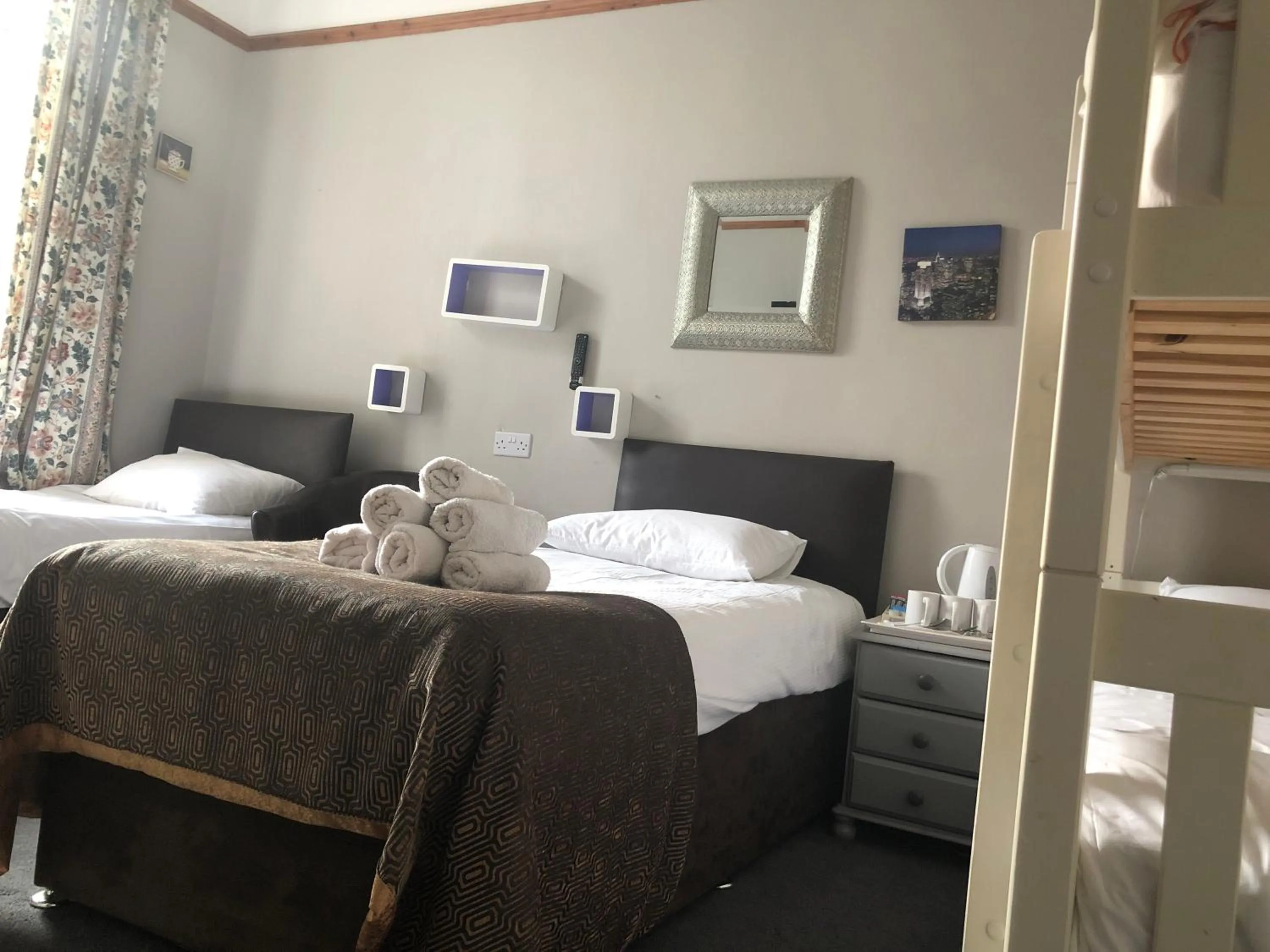 Bed in CitiHouse Aberdeen West End